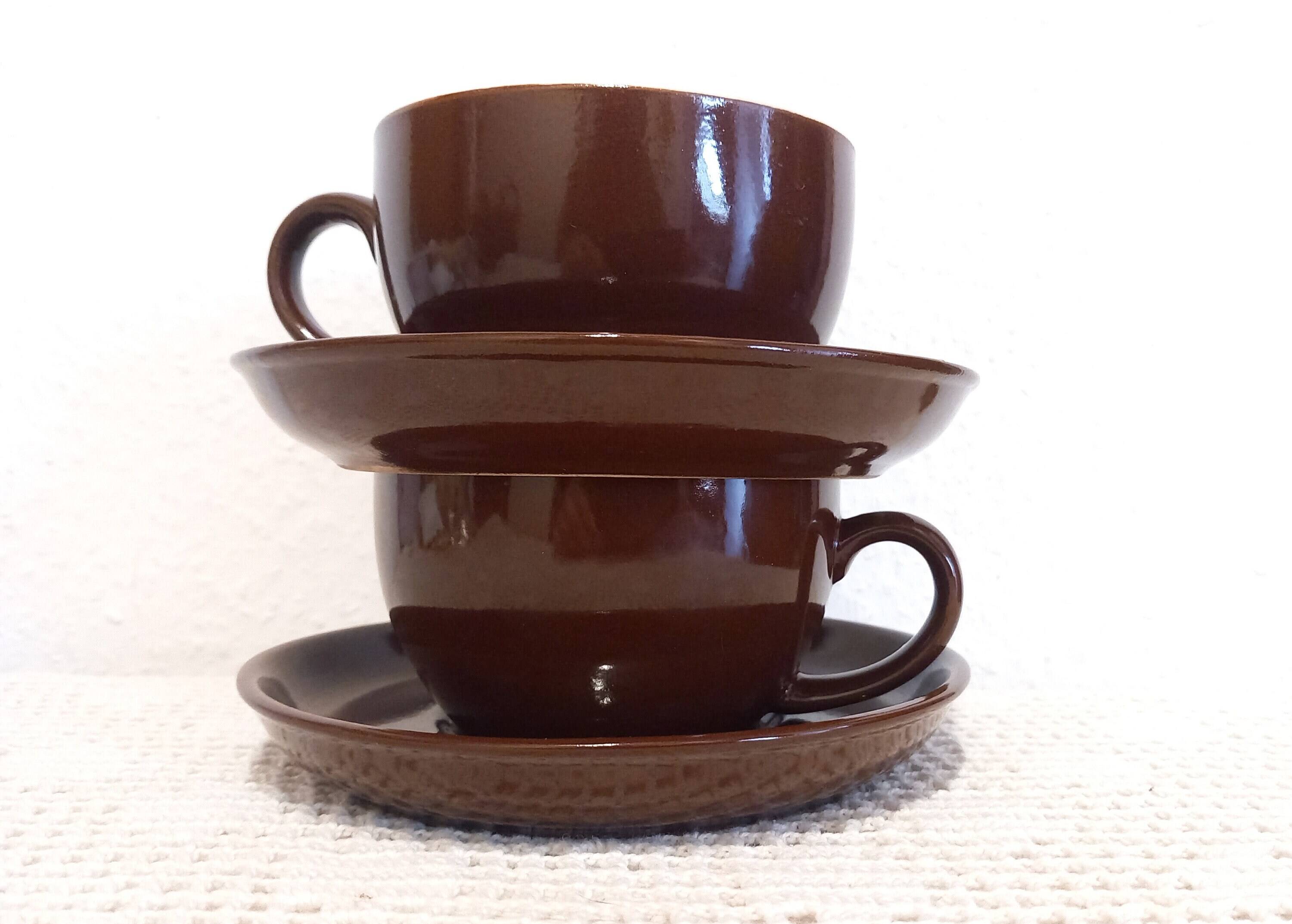 2 brown cups + saucers for tea, hot chocolate, coffee / Tête à tête