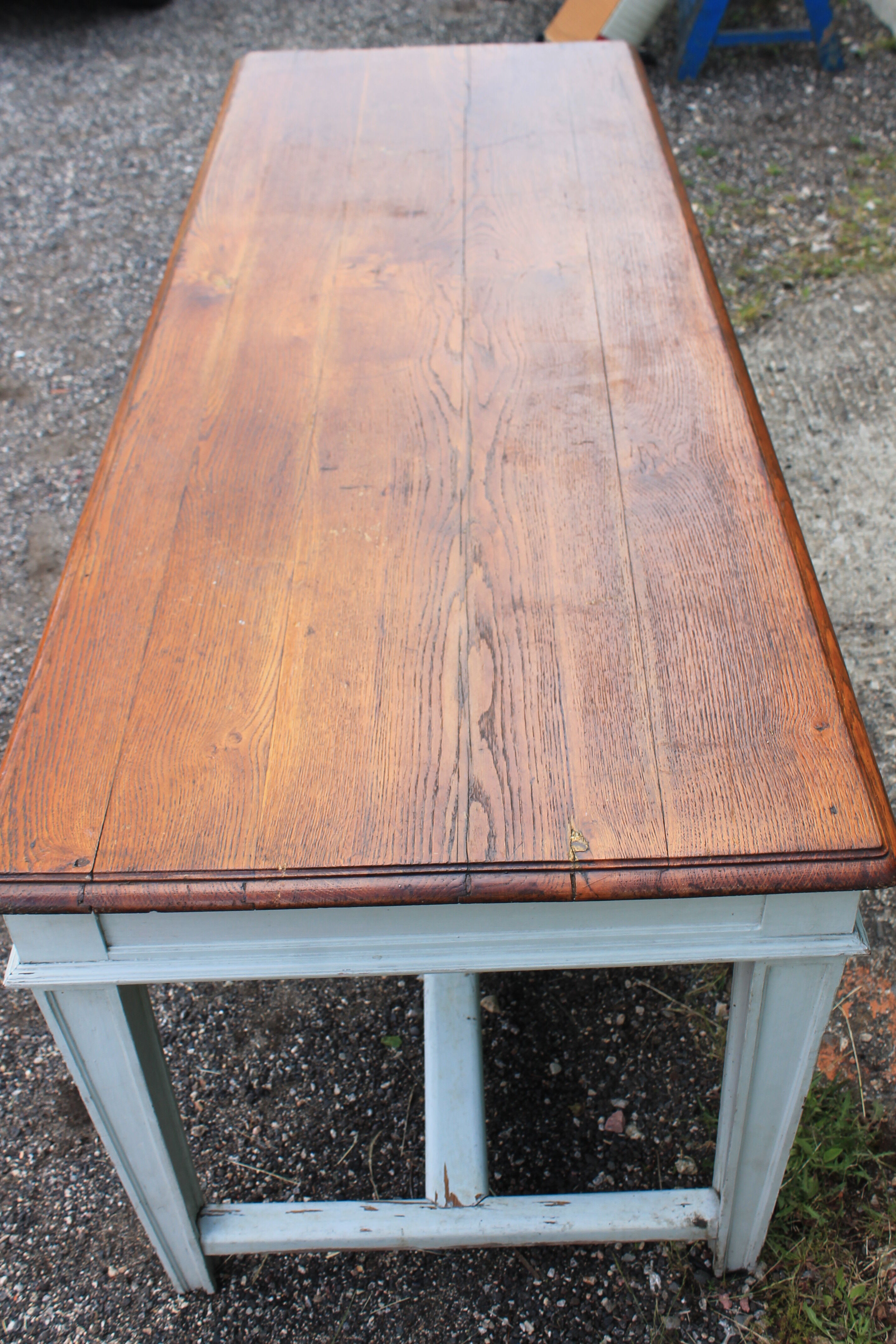 Store table