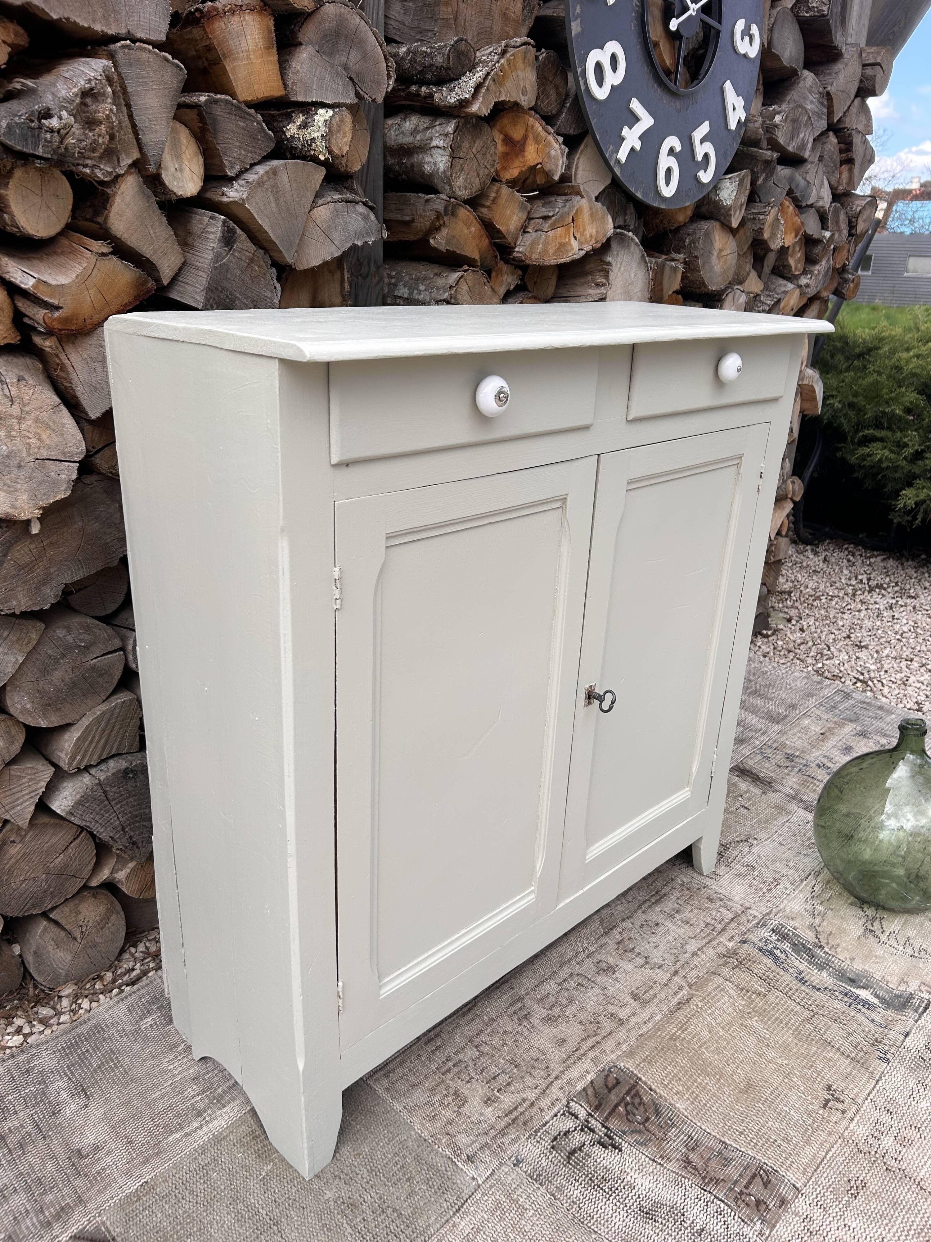 Parisian-style buffet