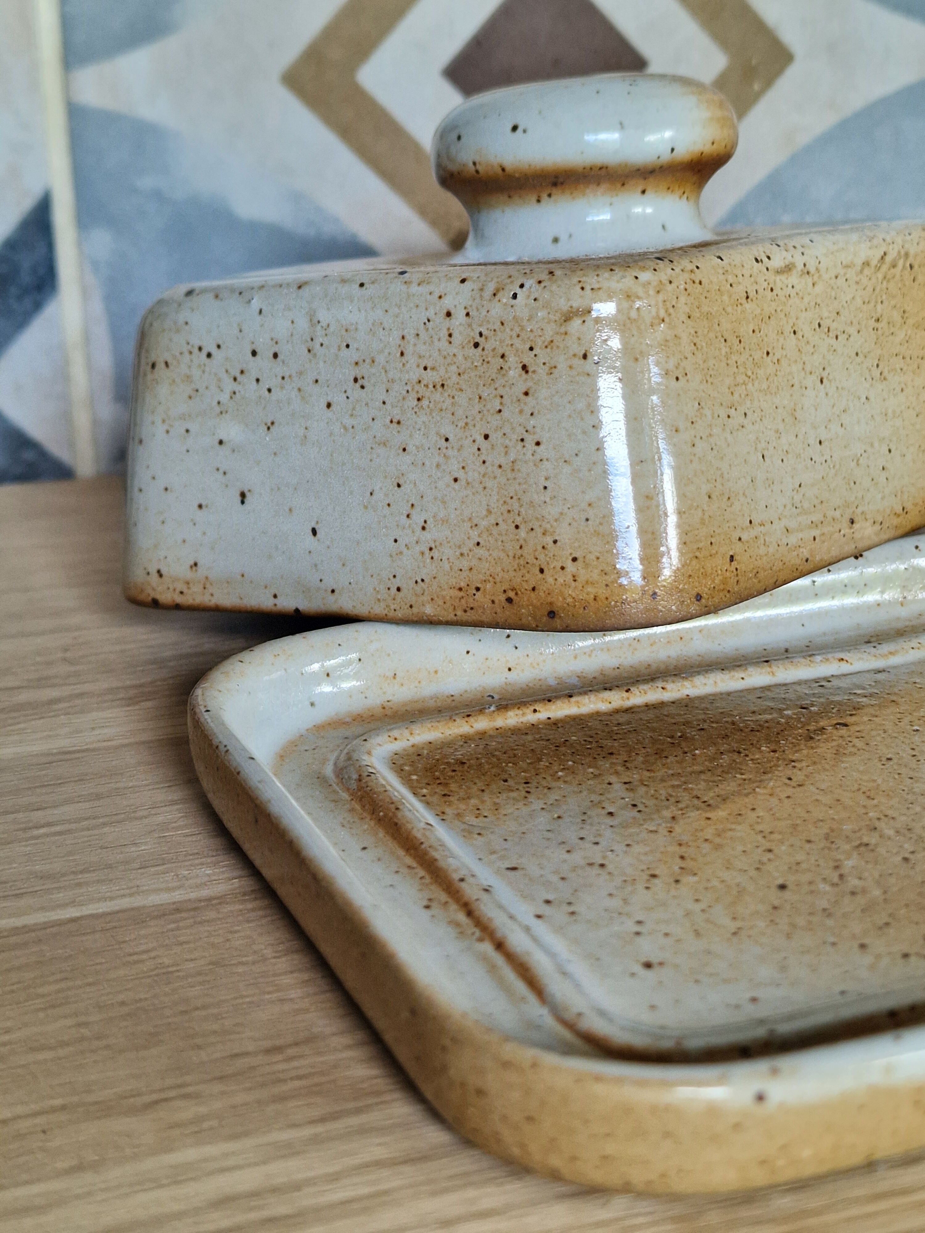 Butter dish in Marais sandstone