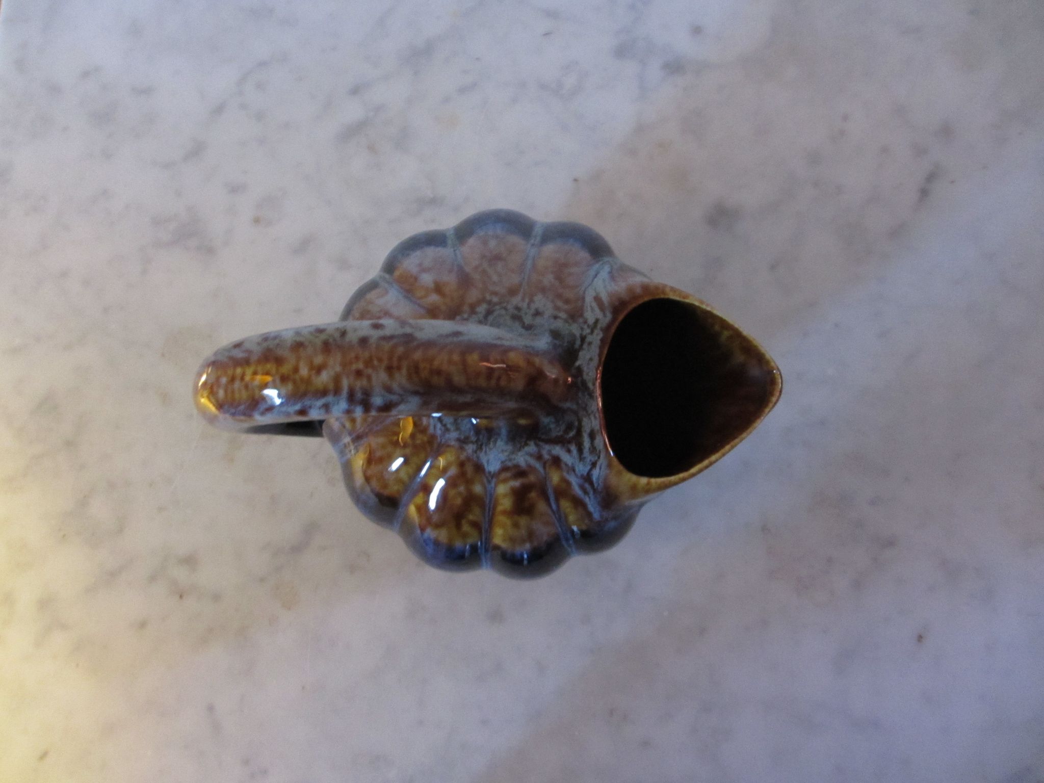 Pichet en faience