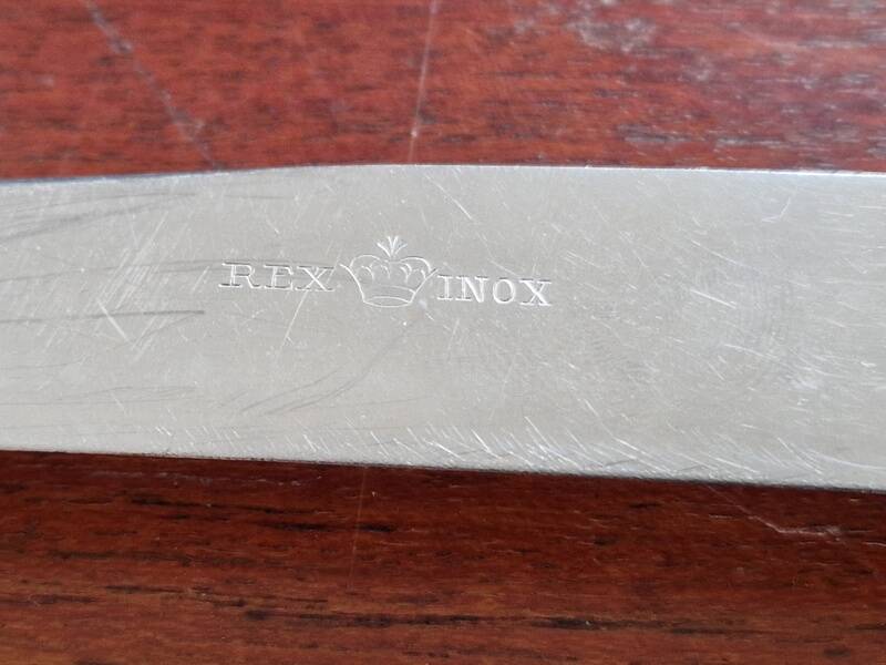 REX - Lot of 4 table knives model Chinon with silver-plated metal contour.