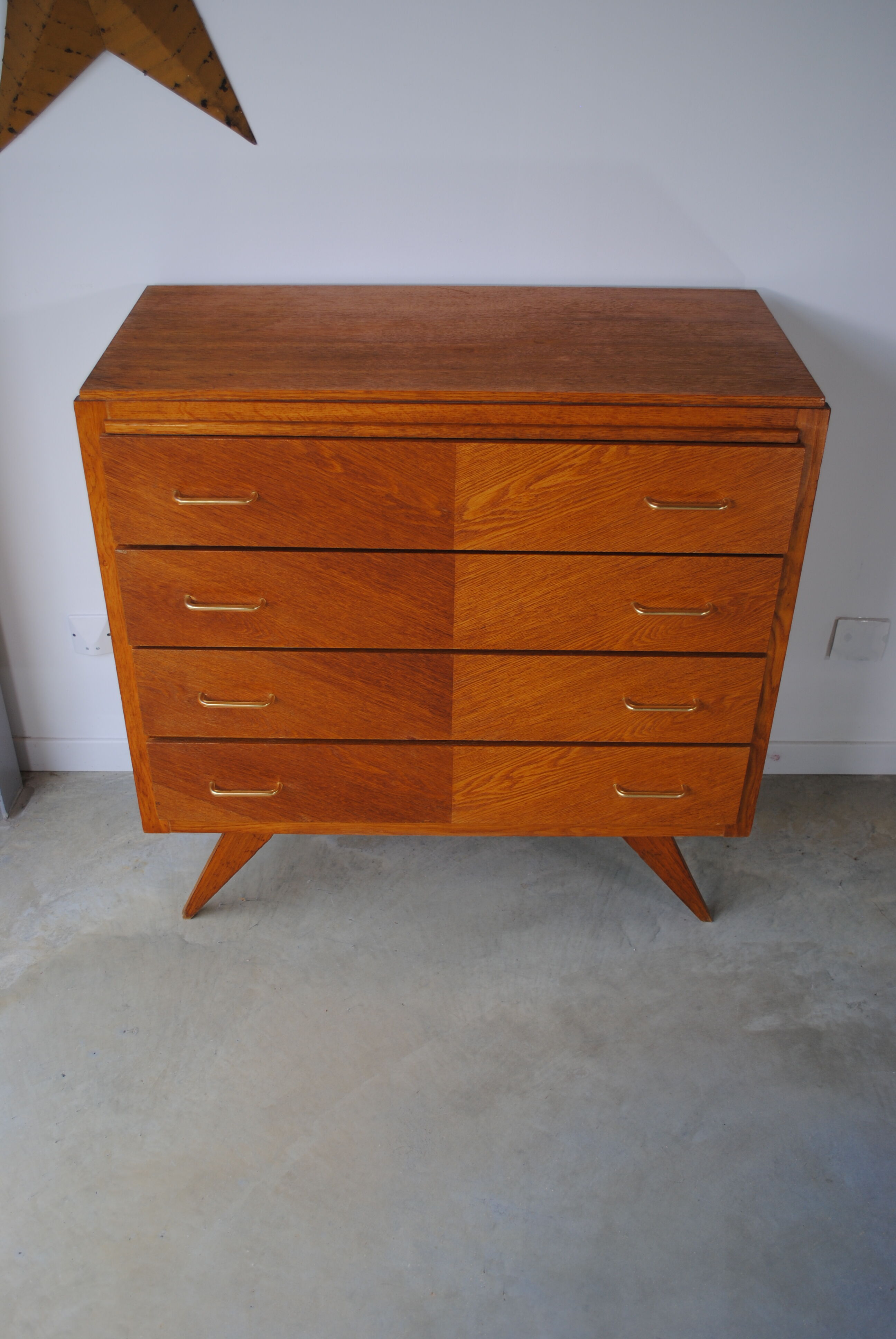 Chest of drawers feet compass 1970