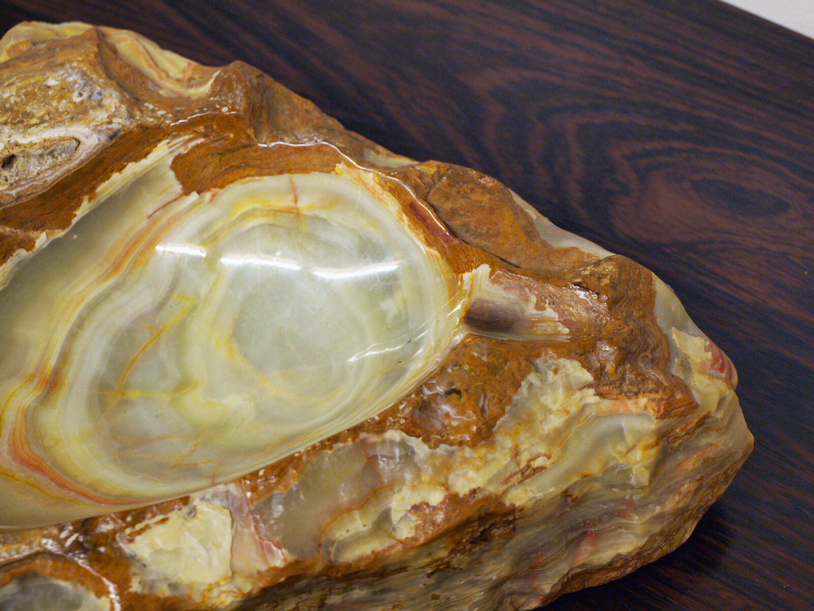 XXL brutalist ashtray