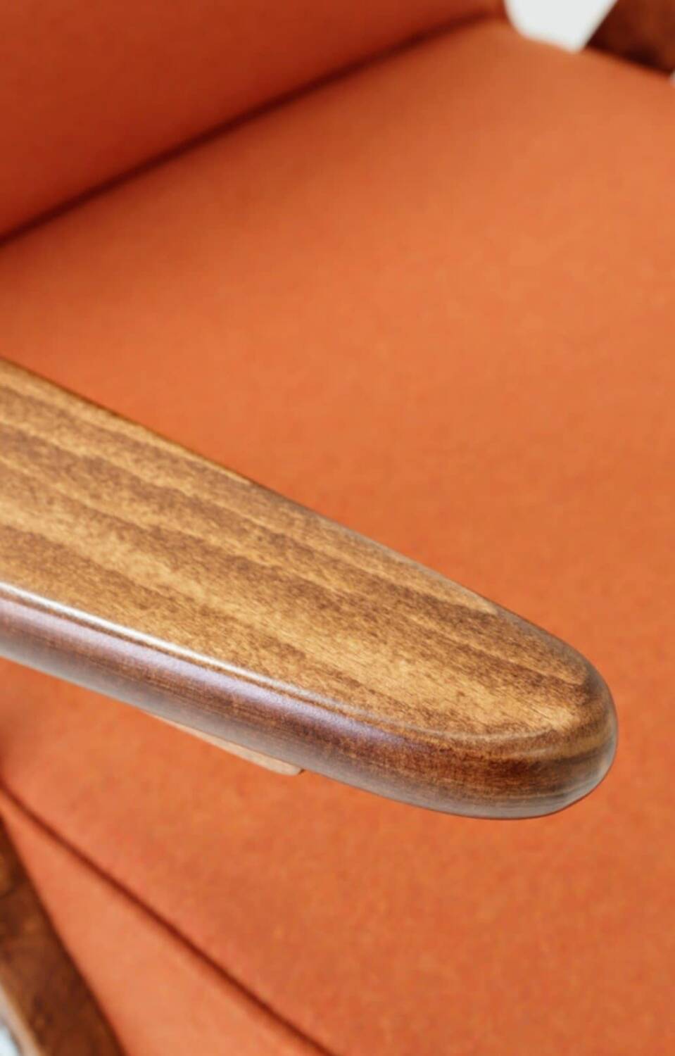 Fauteuil lounge vintage en laine, tissu orange et bois de hêtre