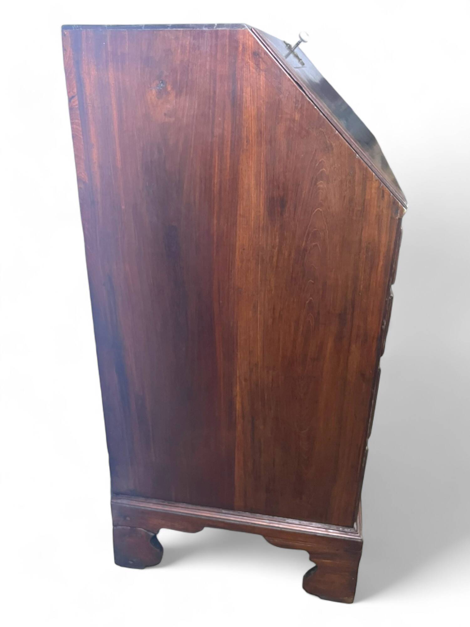 English mahogany sloping chest of drawers - England 18th - George III