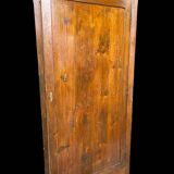 Armoire en sapin rustique