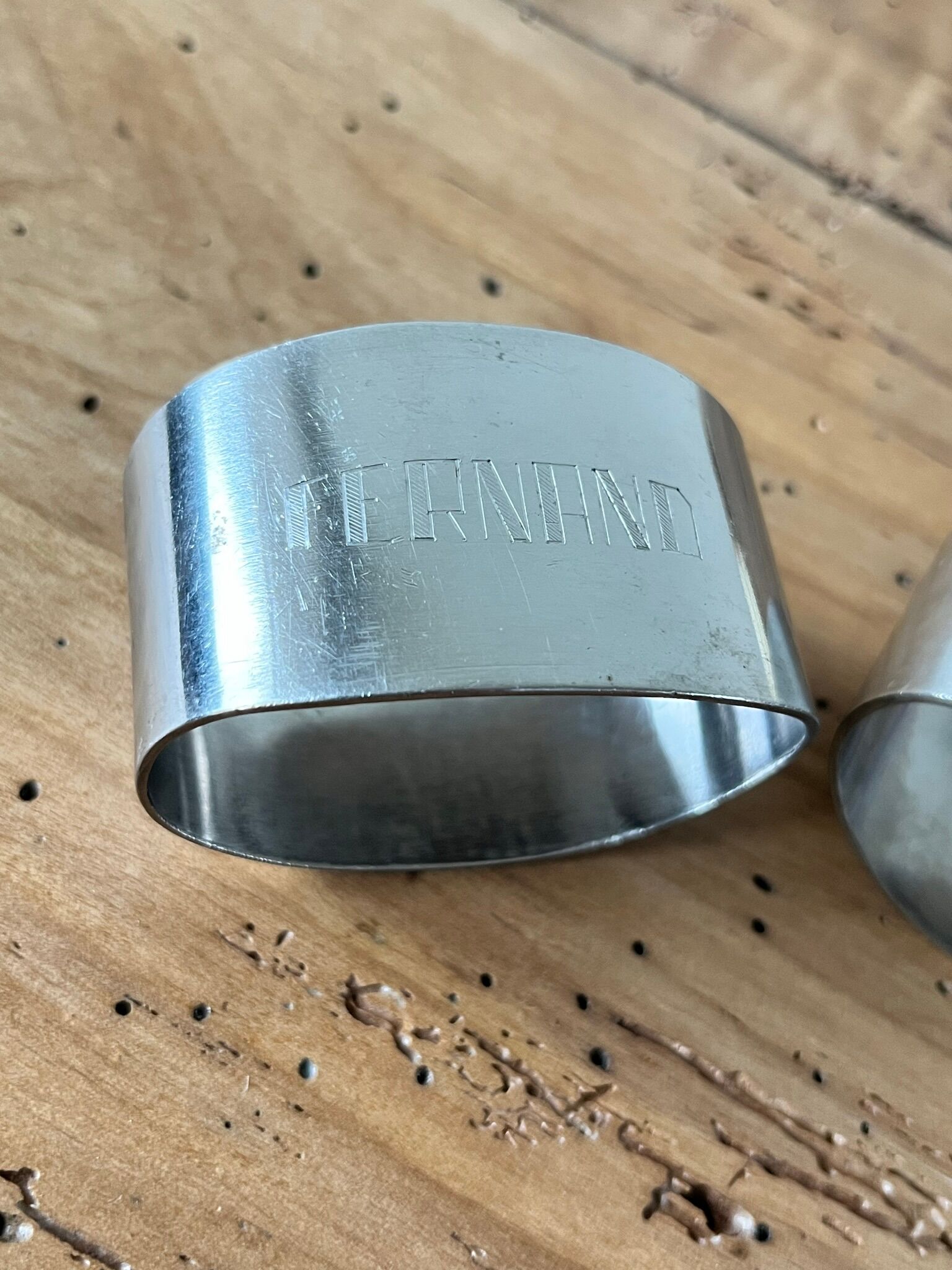 Vintage towel ring engraved "fernand"