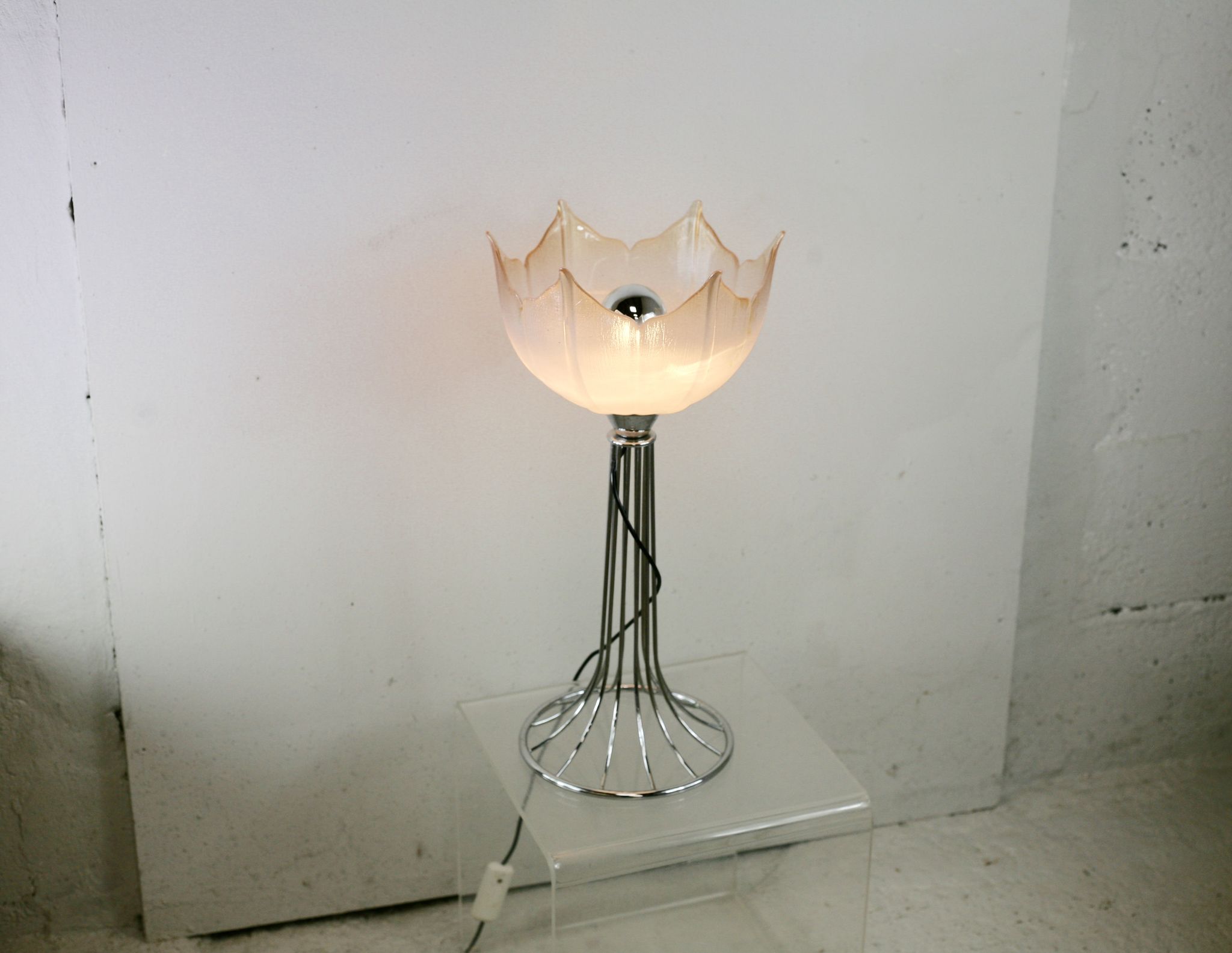 Lamp "space age". glass reflector, metal base. Circa 1970