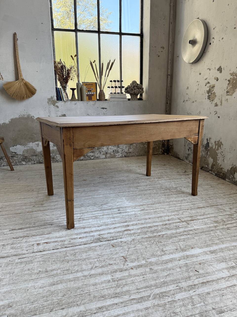 Oak desk with spindle legs, 1950s
