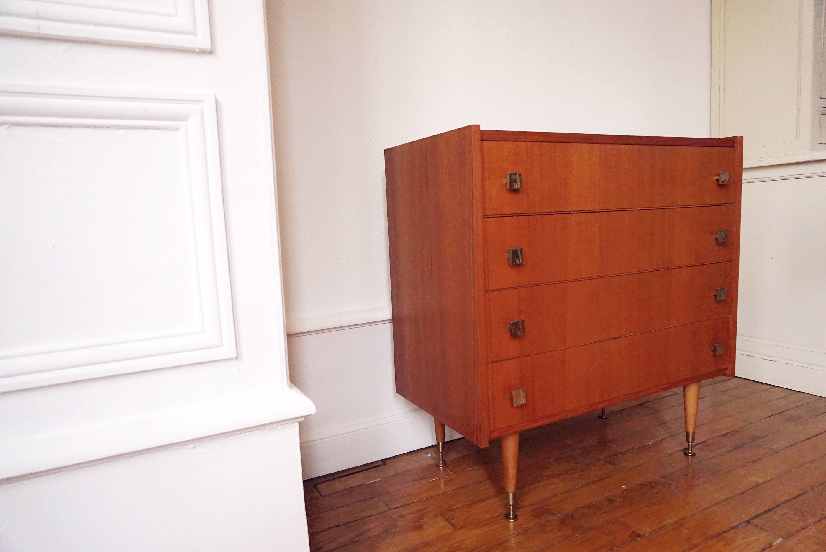Commode vintage aux pieds compas 4 tiroirs