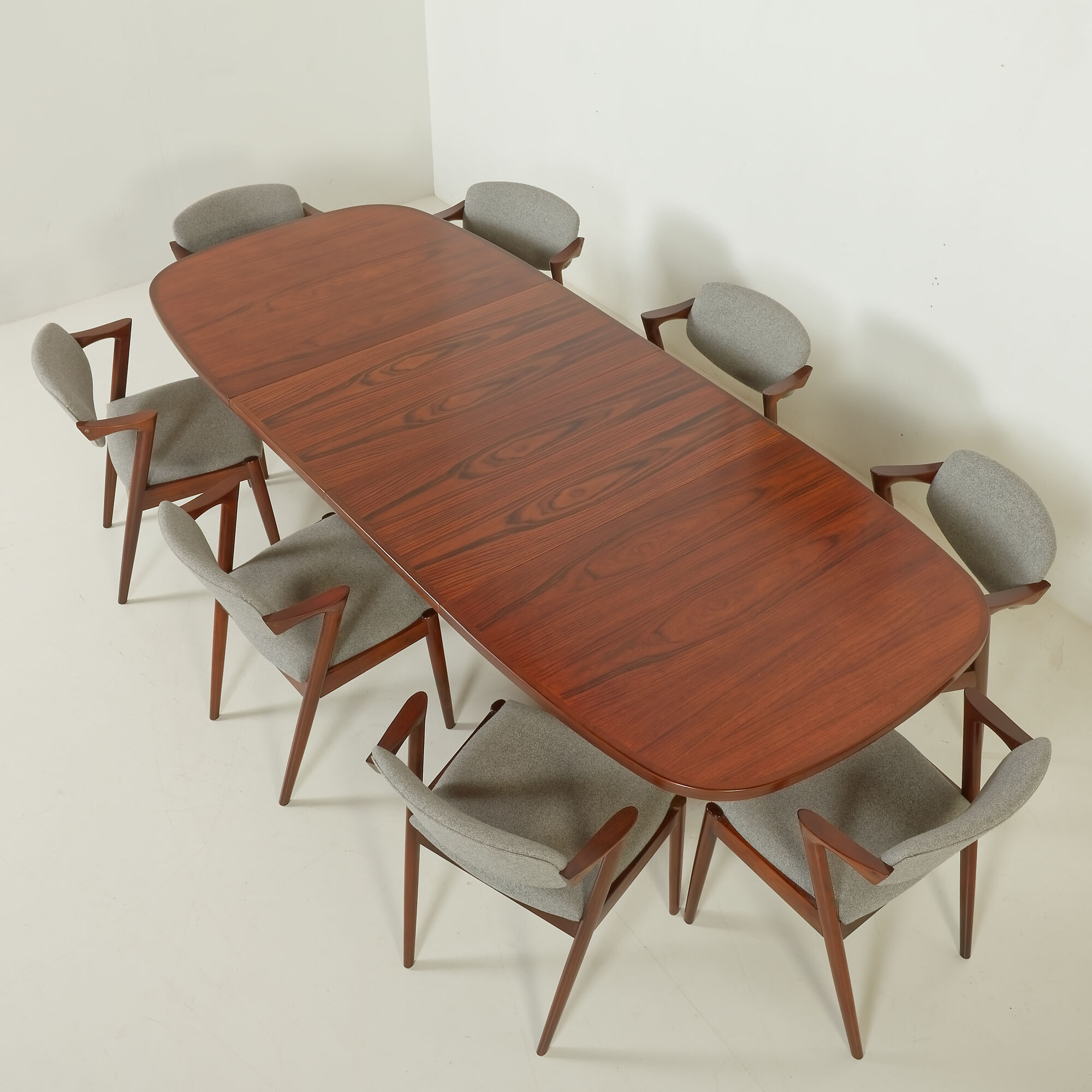 Gudme Mobelfabrik rosewood table with extensions, Denmark 1970s