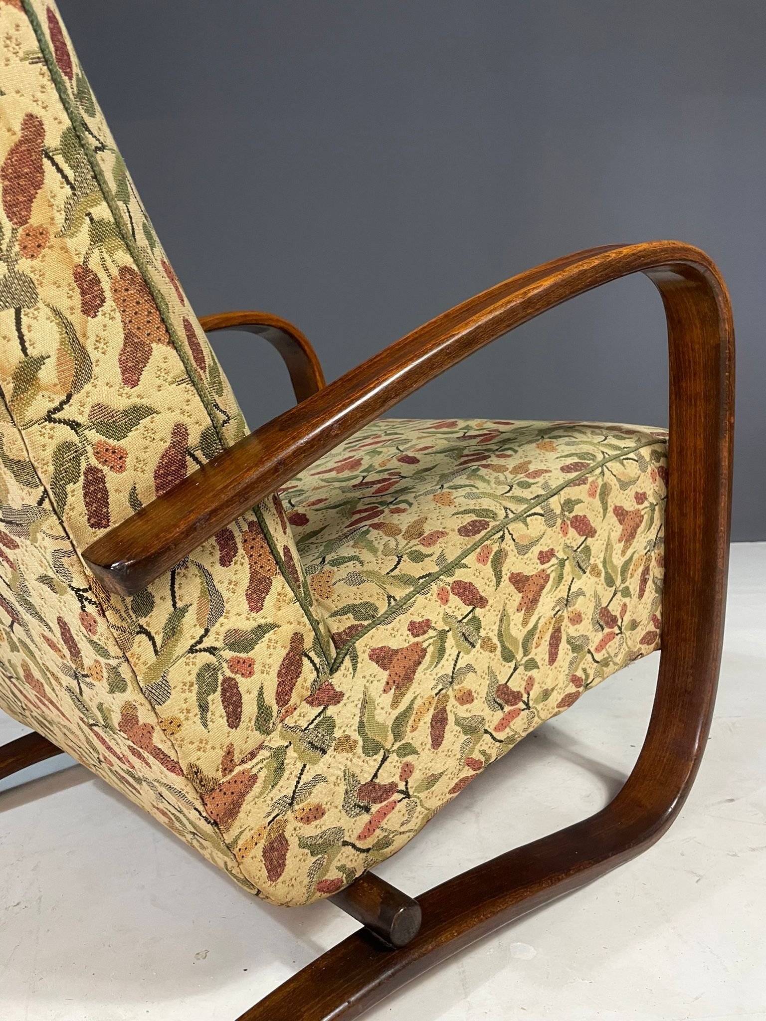 Paire de chaises longues H269 de Jindřich Halabala, années 1930