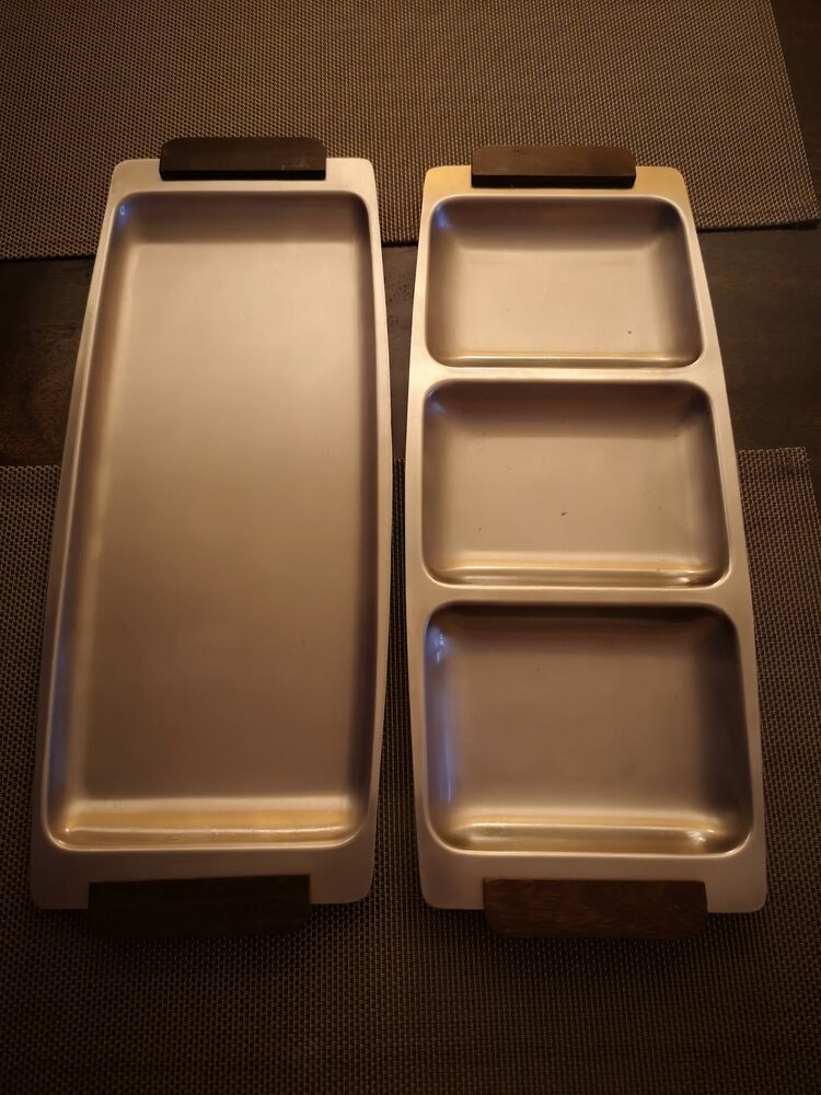 Duo of brushed stainless steel service trays - anses bois - 1970s/80s