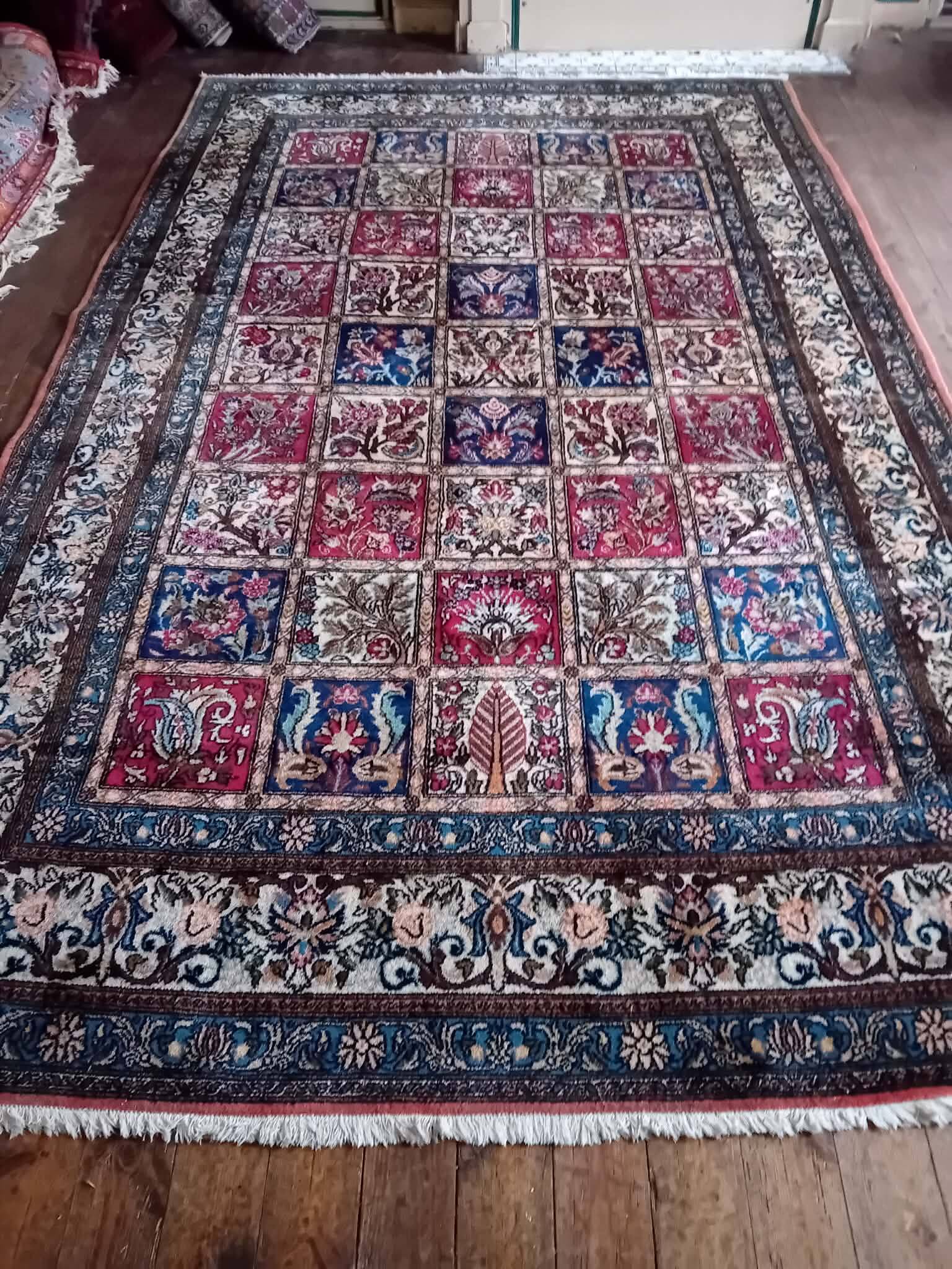 Handmade Bachtiar Persian rug 323x195cm
