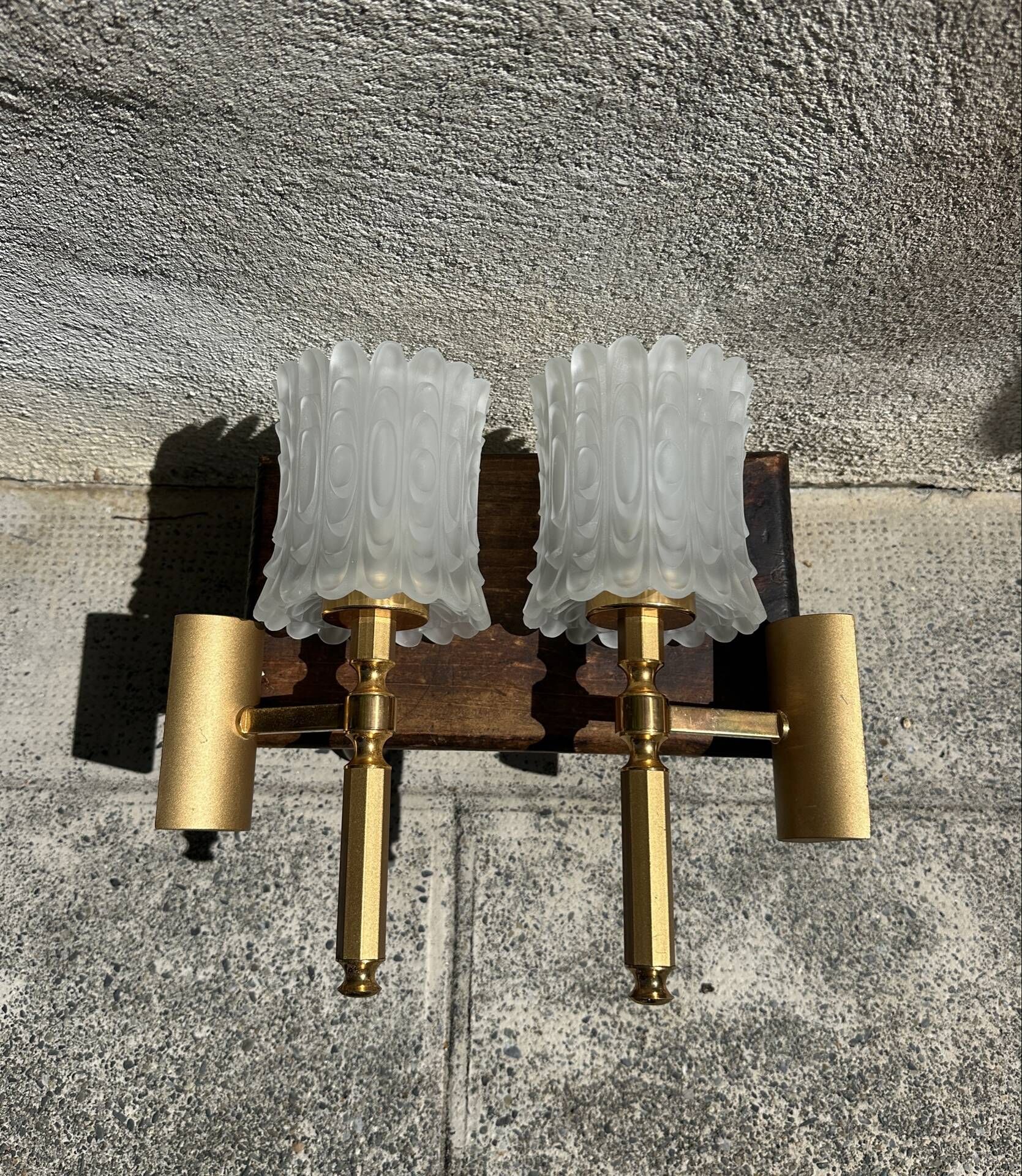 Old pair of wall sconces by Maison Lunel in brass and glass.