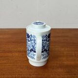 Teapot or coffee pot in German ceramic from the mid-century, Hamburg Form 20 series decor Blumenspiel by Lieselotte Kantner for Melitta, 1960s.