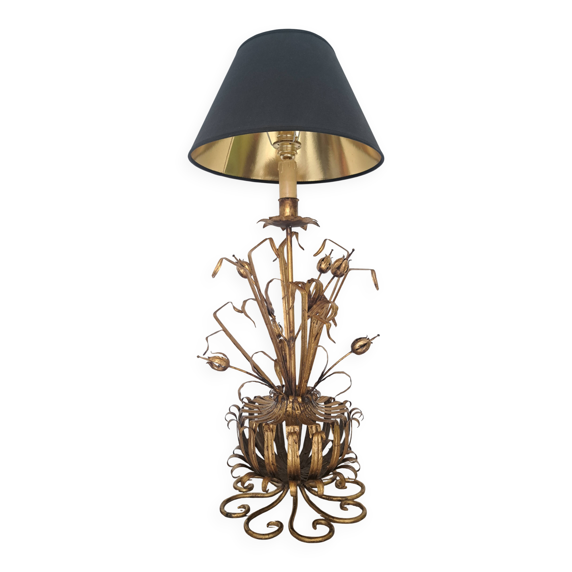 Vintage Mid-Century Hollywood Regency 1960s gold metal floral lamp