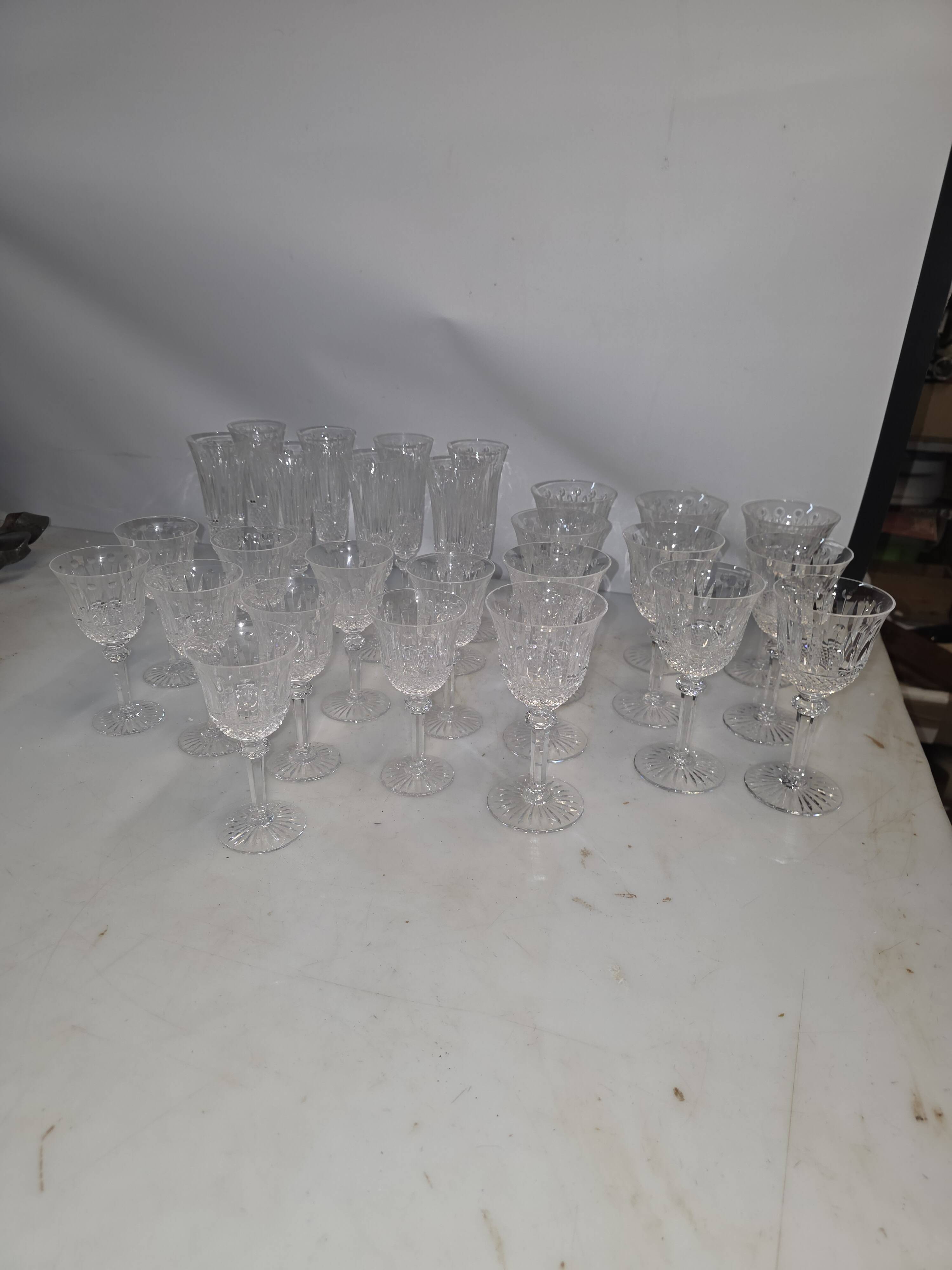 Service de 27 verres en cristal de Saint-Louis — Modèle Trianon