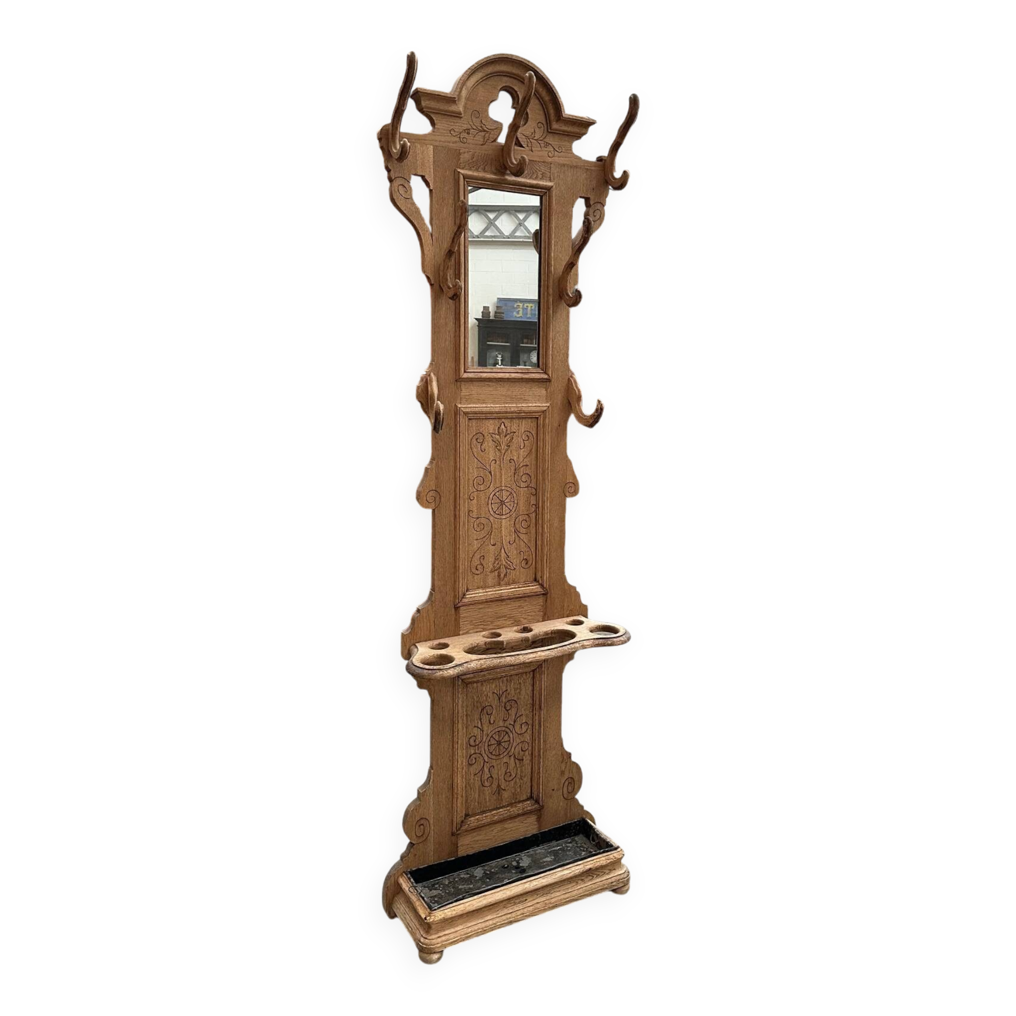 Entrance cloakroom, early 20th century