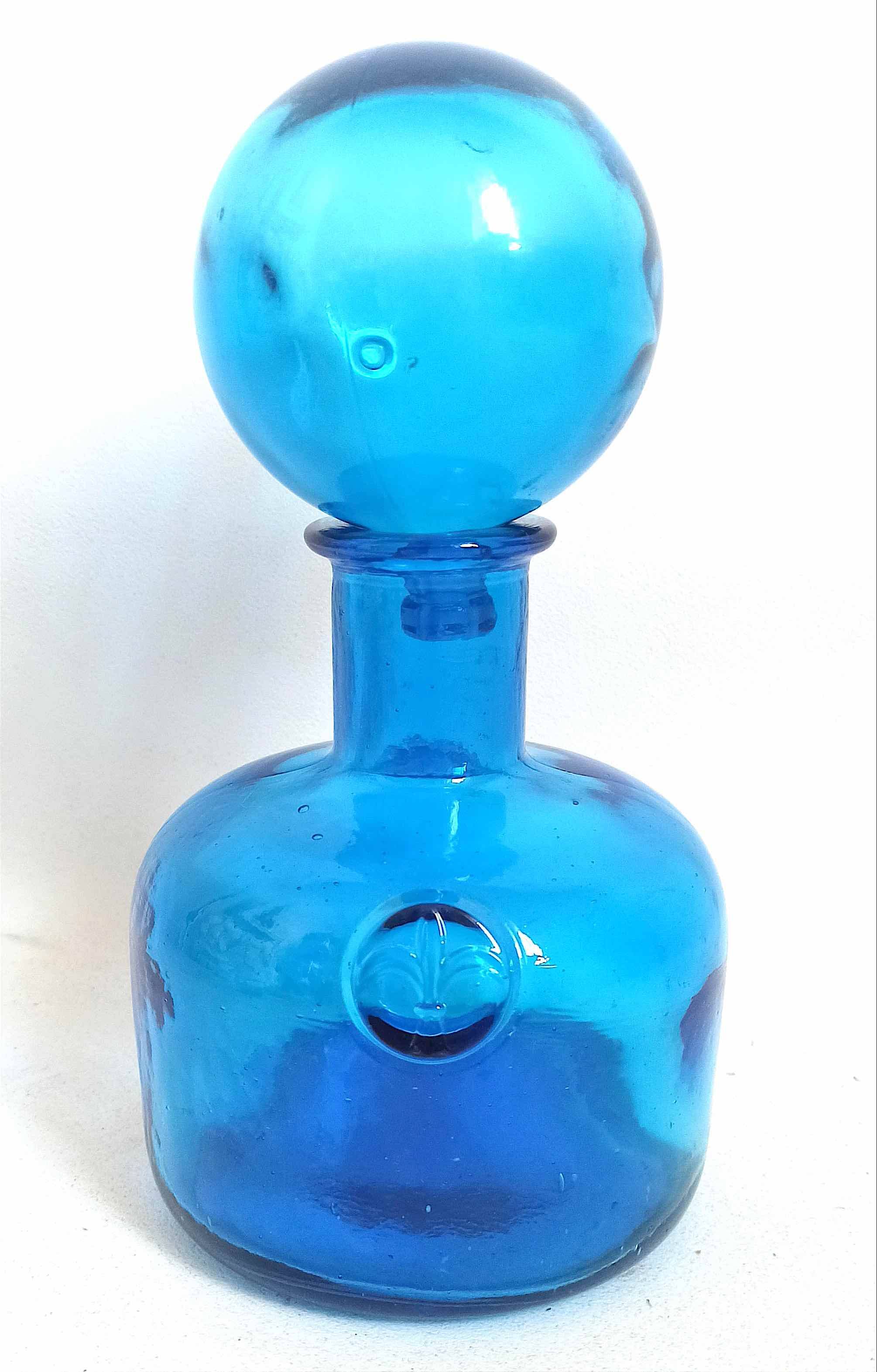 Carafe with blue Empoli stopper from the 70s Height 24.5 cm