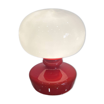 Red and white bedside lamp in opaline.