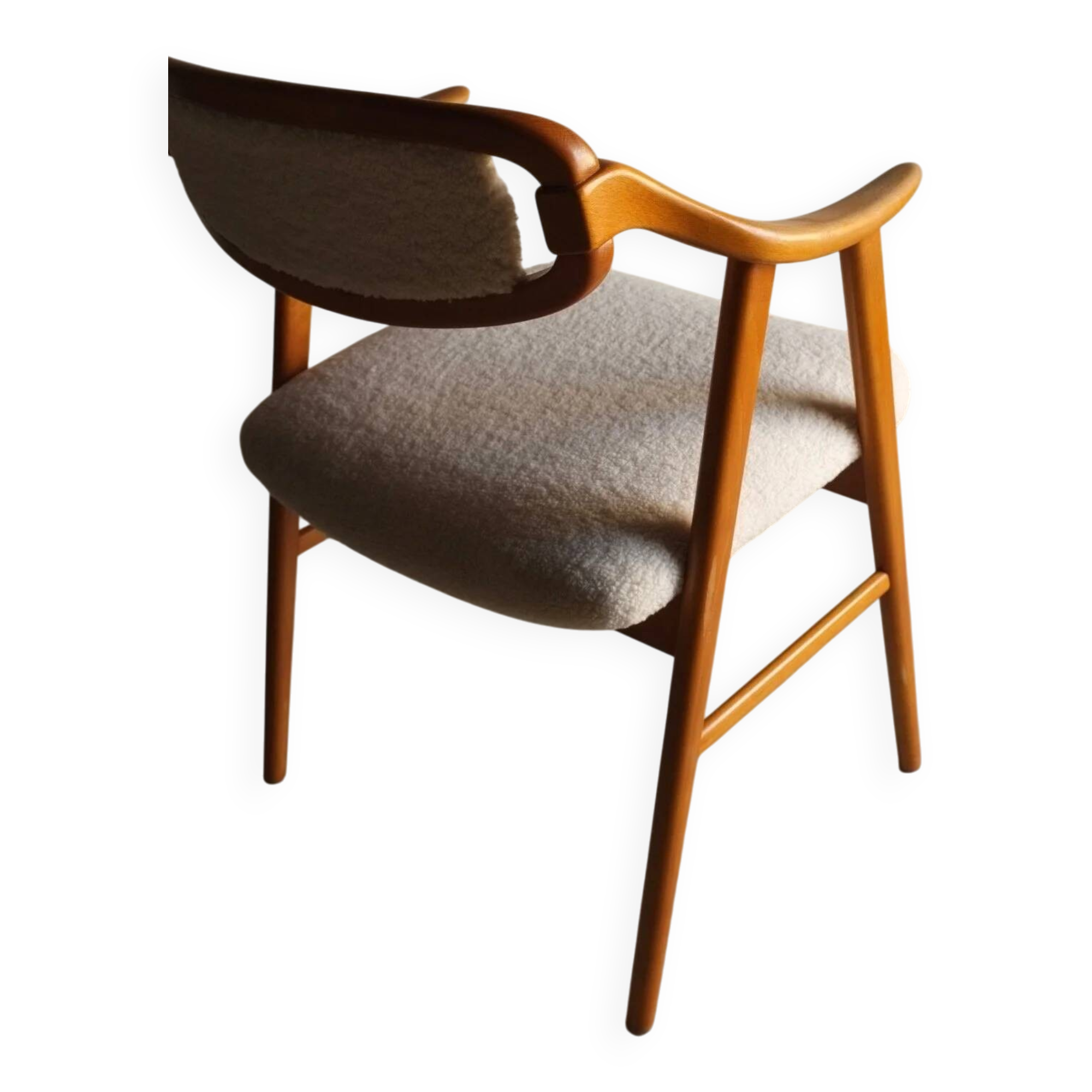 Fauteuil scandinave en fausse fourrure de mouton retournée | Années 1960