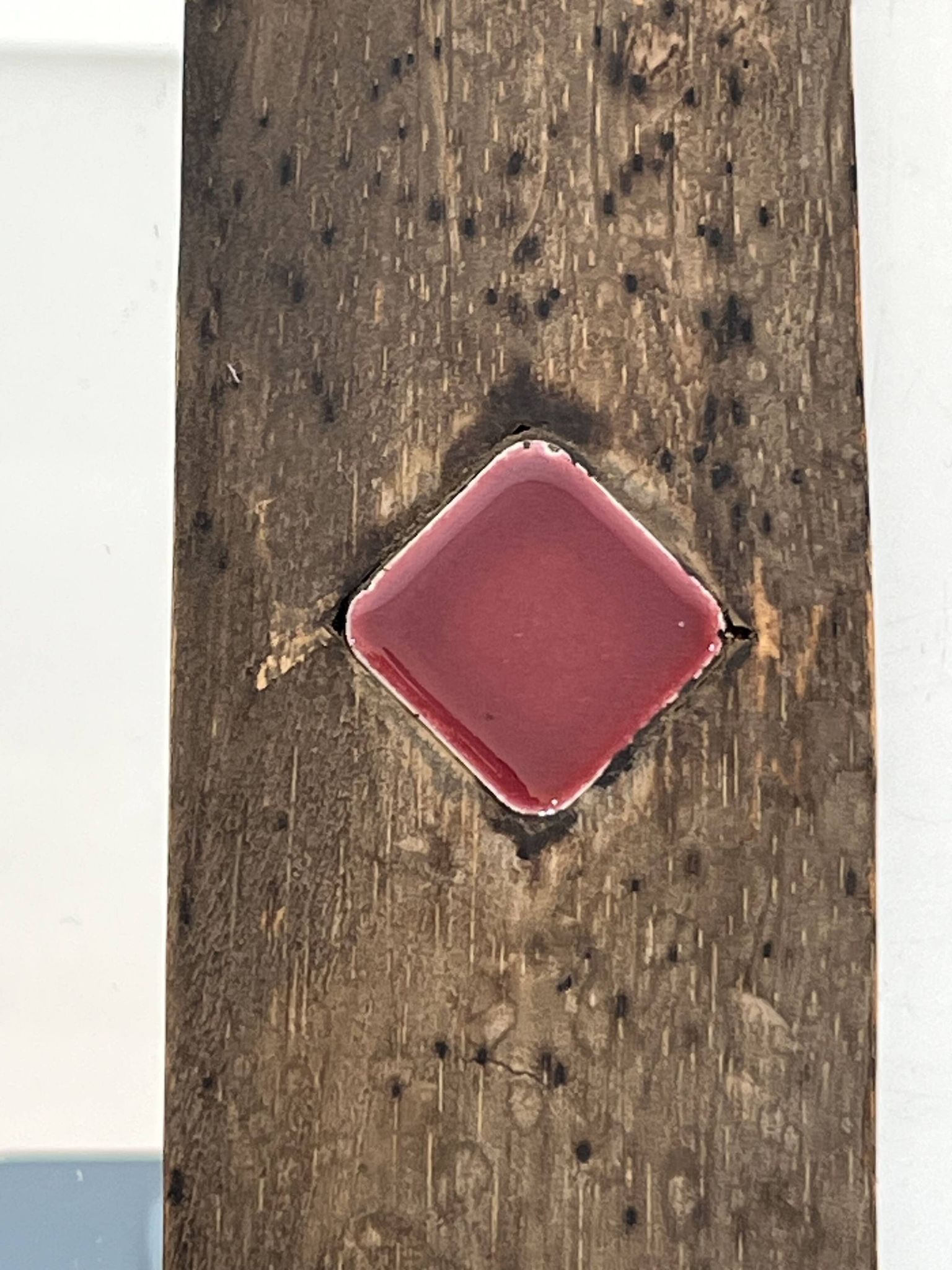 Miroir à Cadre en Céramique Émaillée Bronze à Cabochons Rouges. Travail Fra