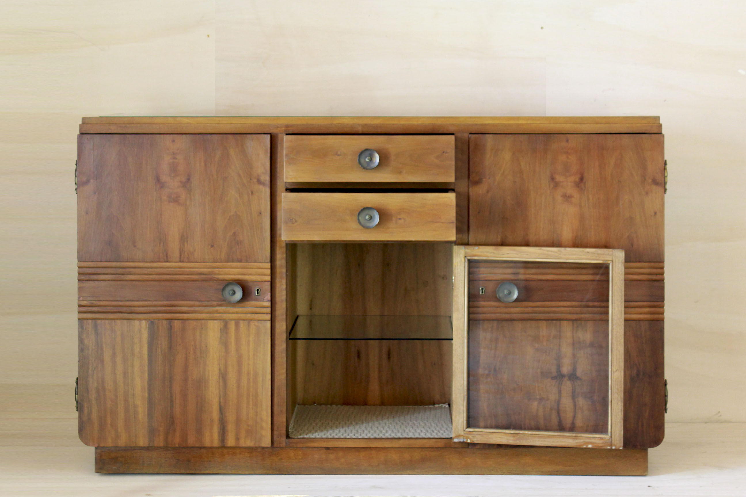 1930s walnut credenza in art deco style