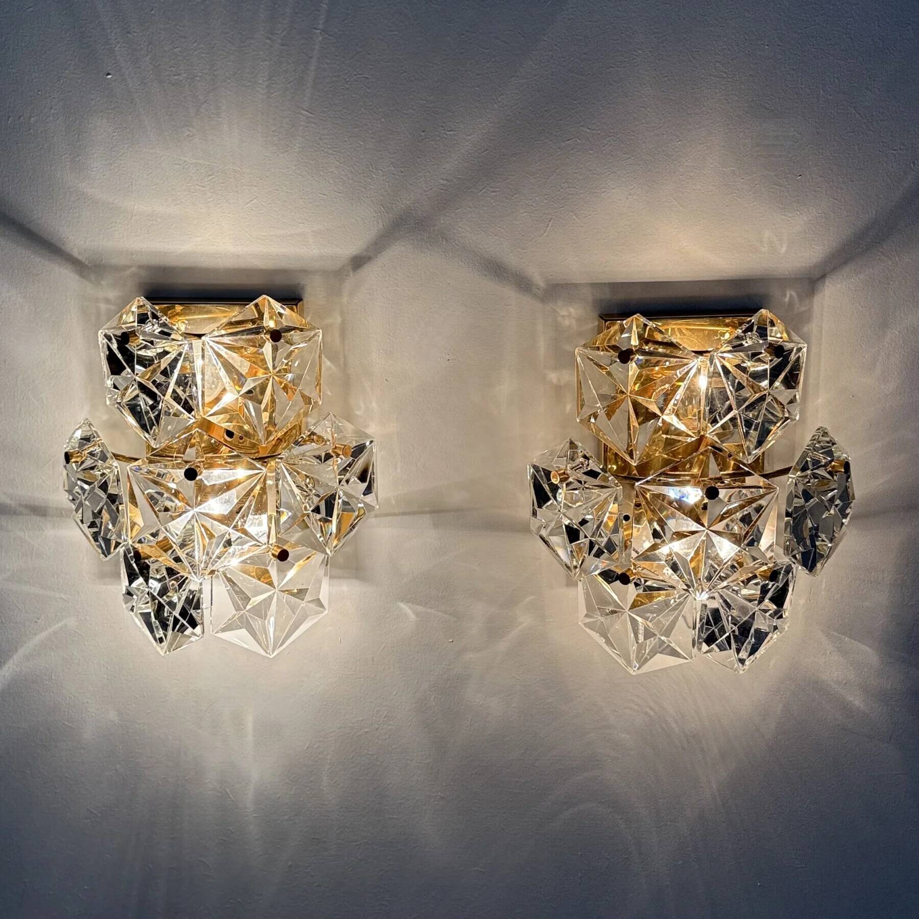 Paire d'appliques en cristal de style mid-century par Kinkeldey, Allemagne, années 1970.