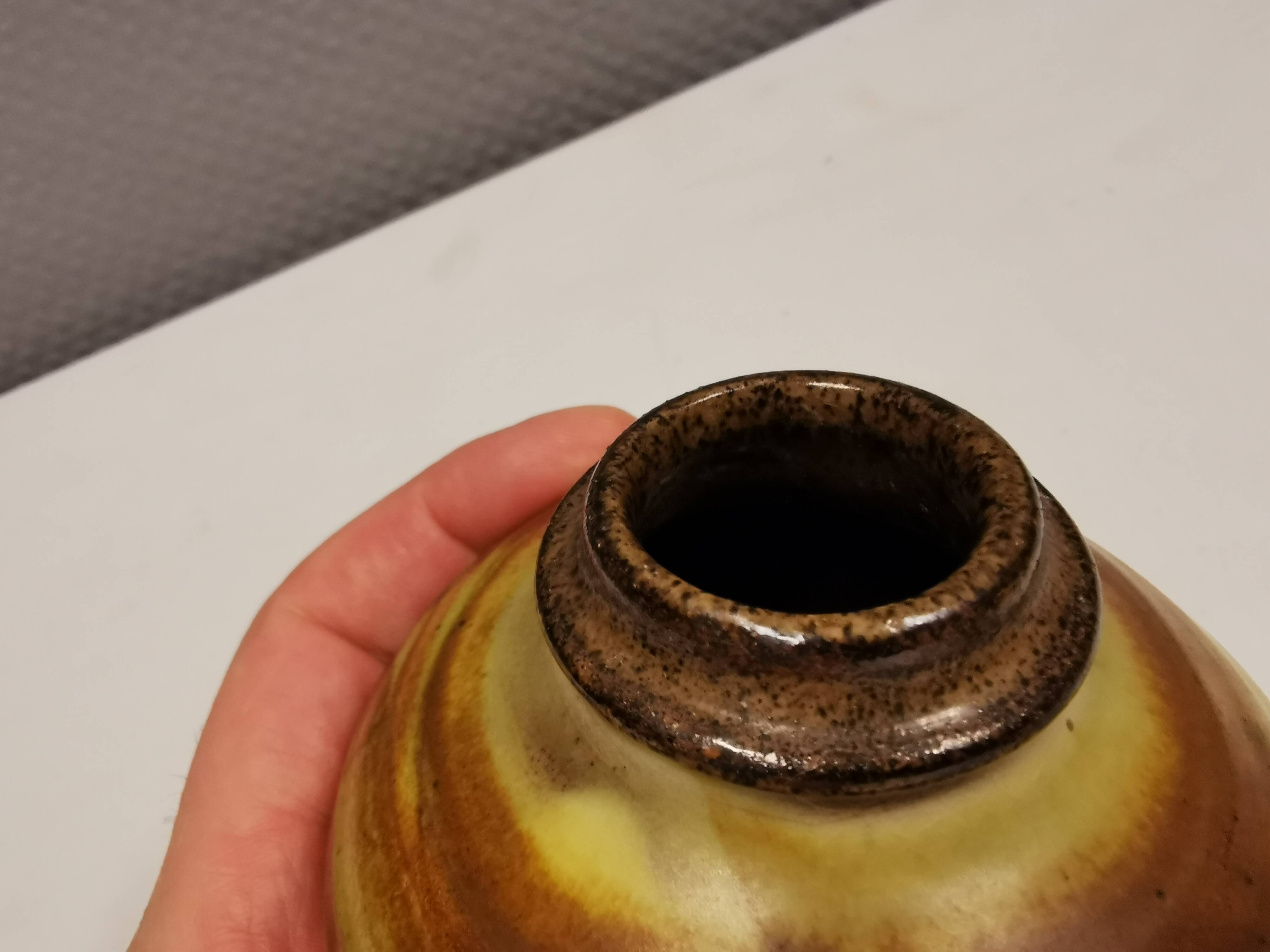 Small, beautiful vase in stoneware. Danish from the 1960s and made by Inge Lise Eder.