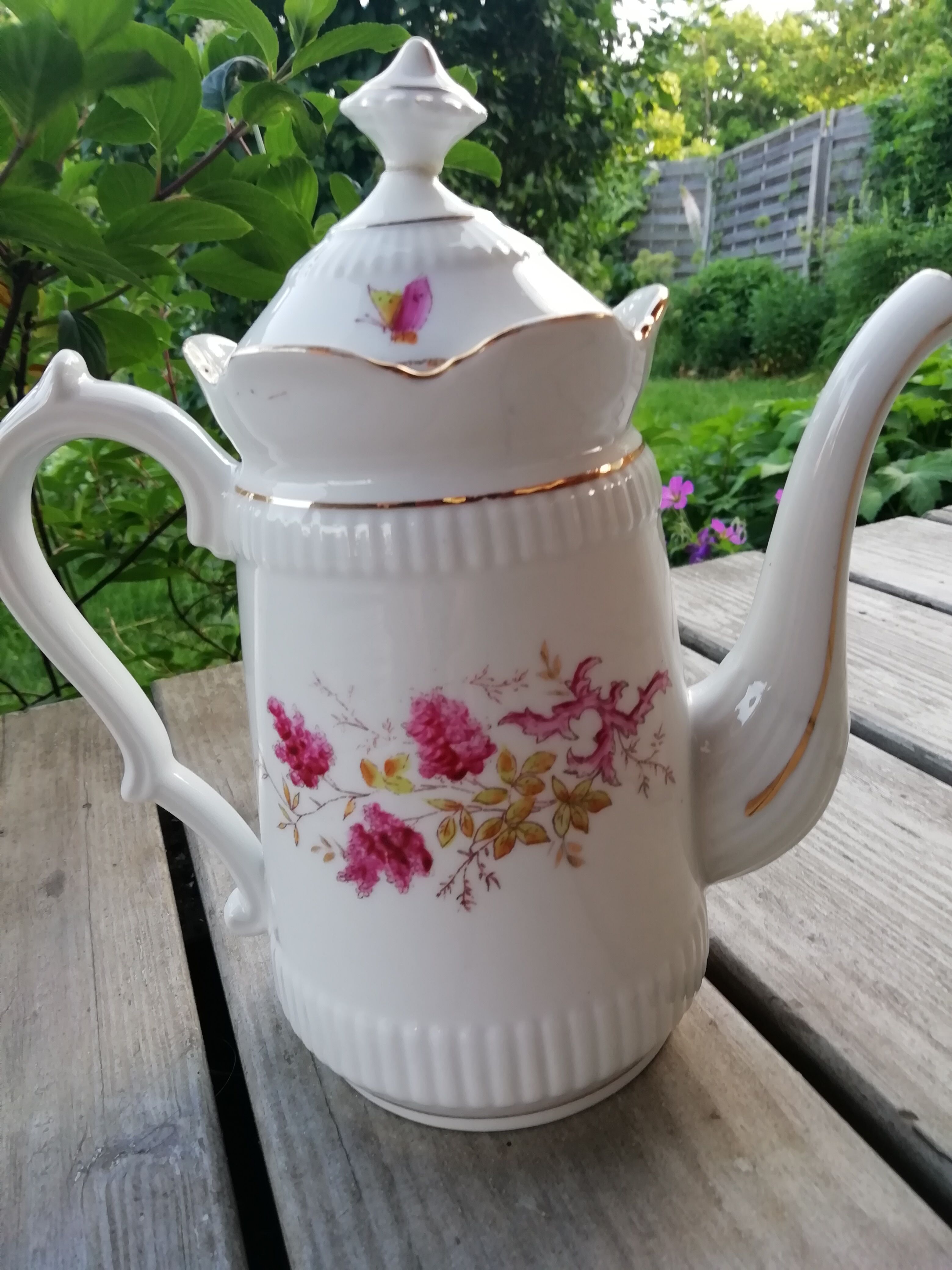 Porcelain coffee maker
