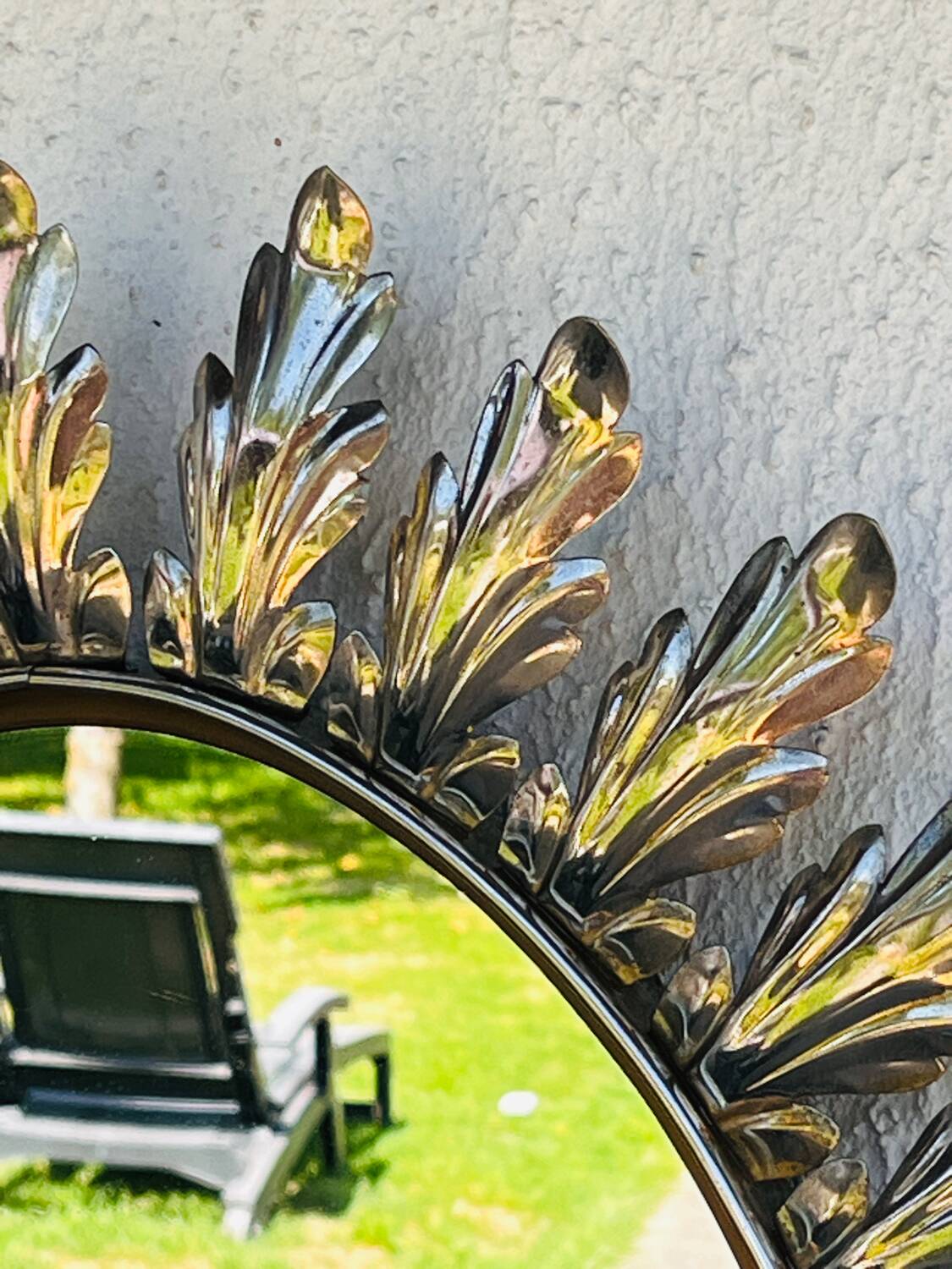 Oval leaf mirror