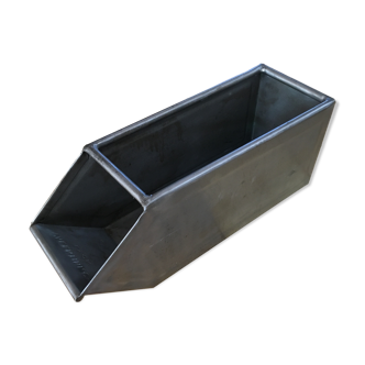 Metal box with handle