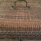 Braided wicker malle