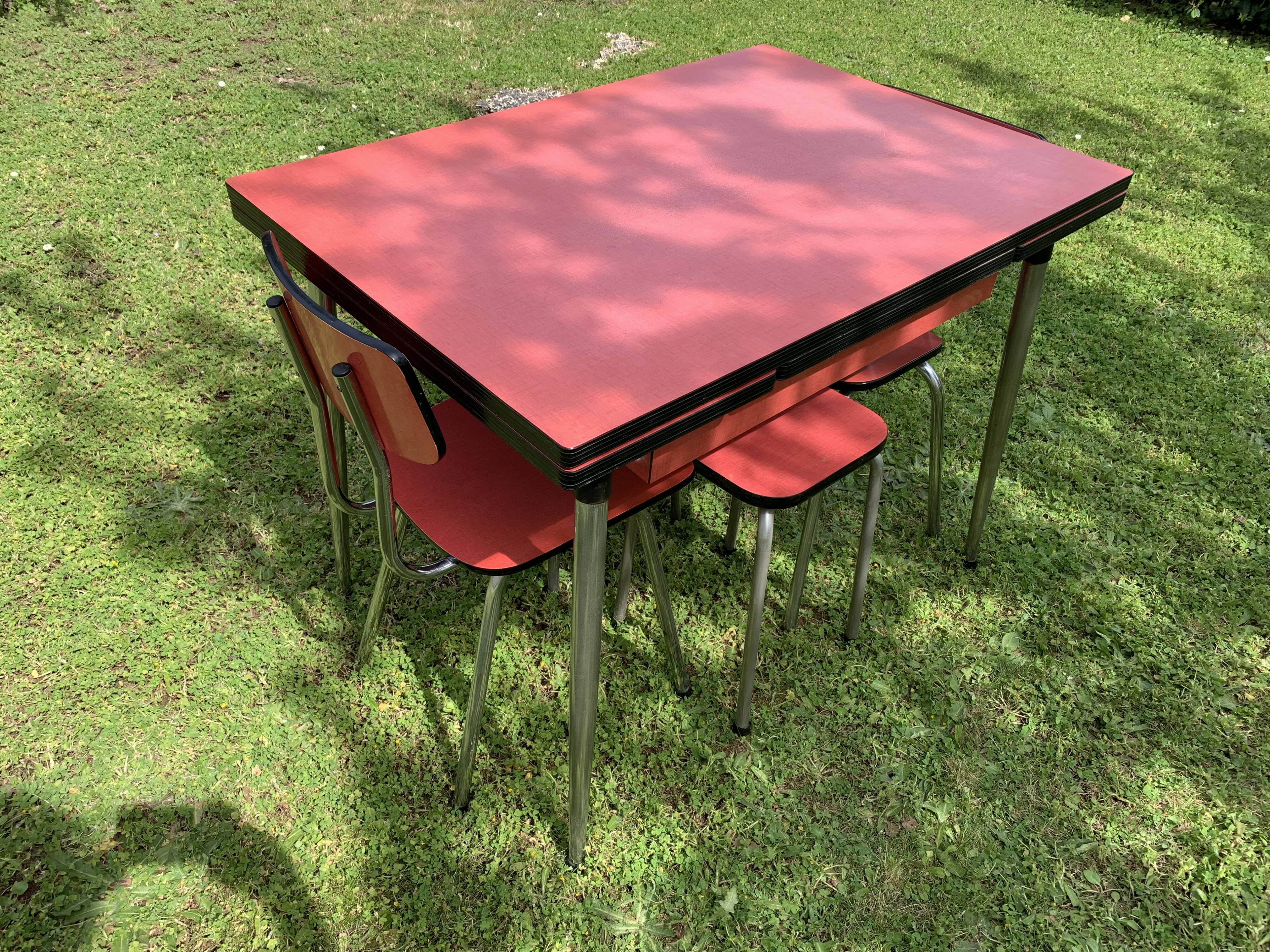 Formica table with 2 chairs and 2 stools