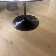 Sarrinen Tulip Round Table