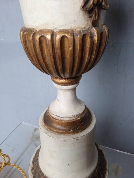 Medicis lamp carved polychrome wood ep 1940