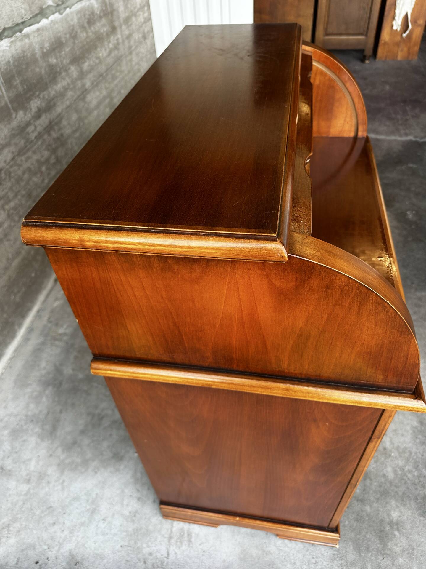 Secrétaire à rideau en merisier – Petit bureau de rangement, seconde m