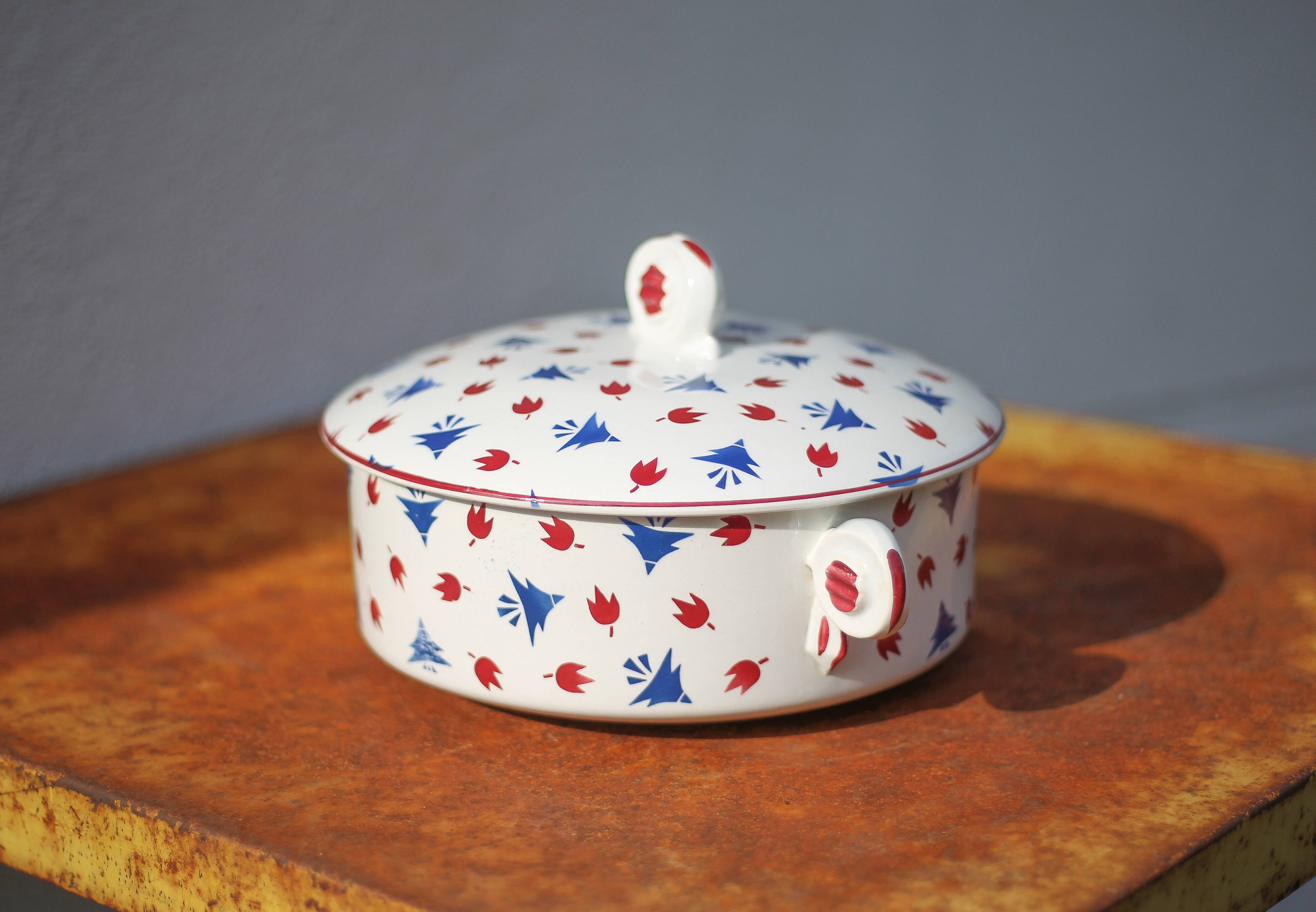 VF Paris Annam porcelain soup tureen, porcelain vegetable bowl