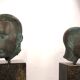 Ensemble de deux bustes en bronze sur stèles en granit par un élève de Georg Kolbe, 1925