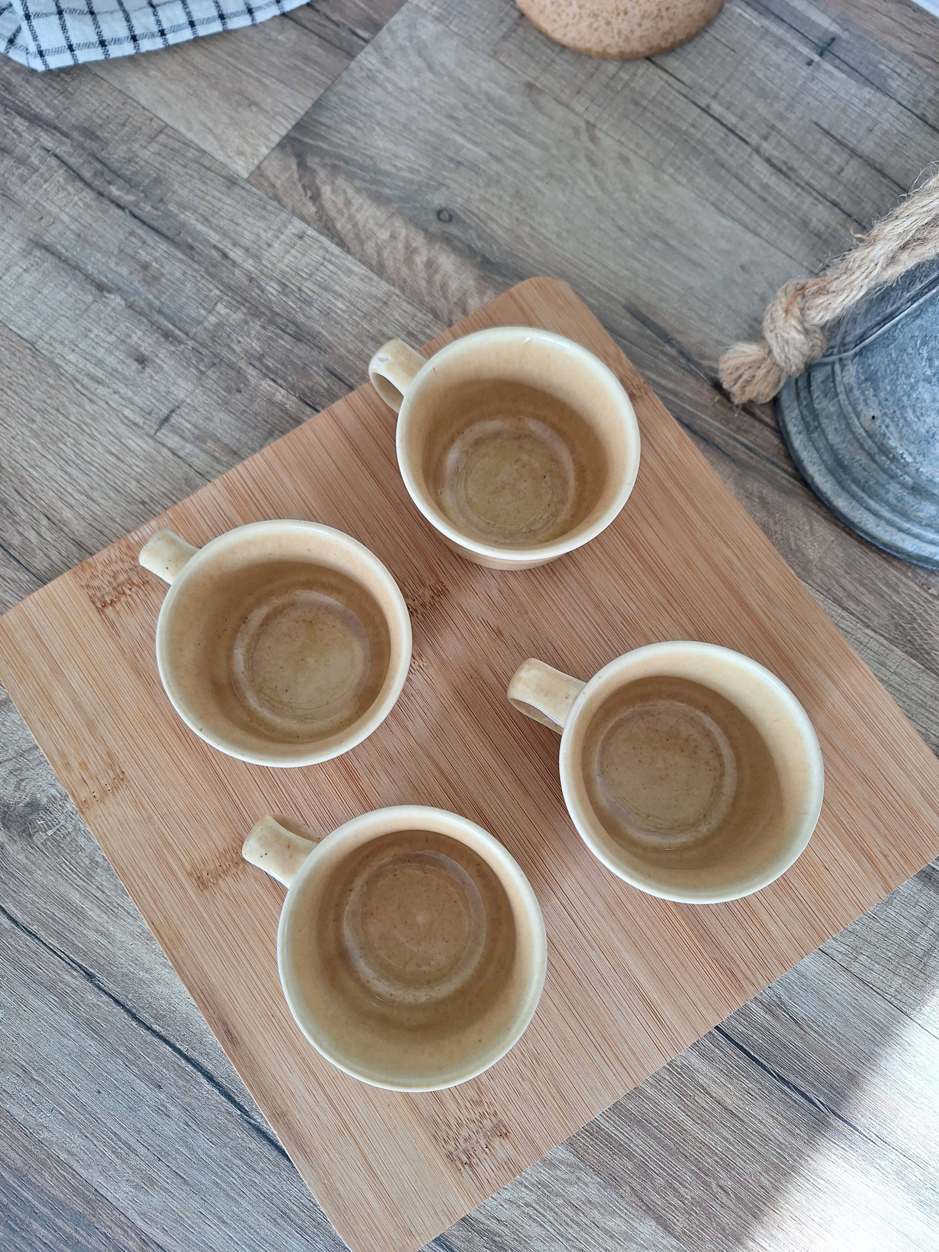 Tasses couleur beige miel