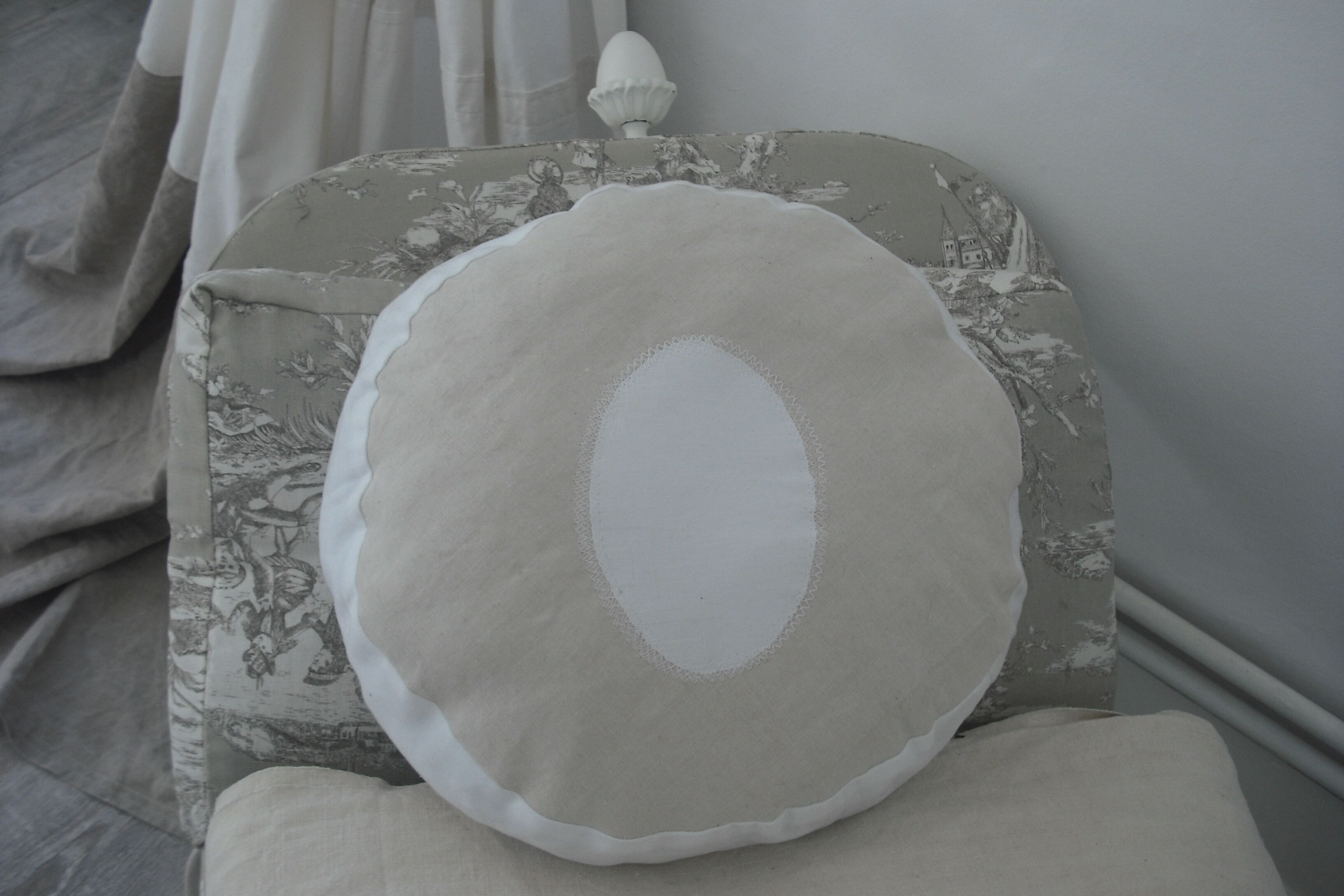 Bench bed on wheels 1 place