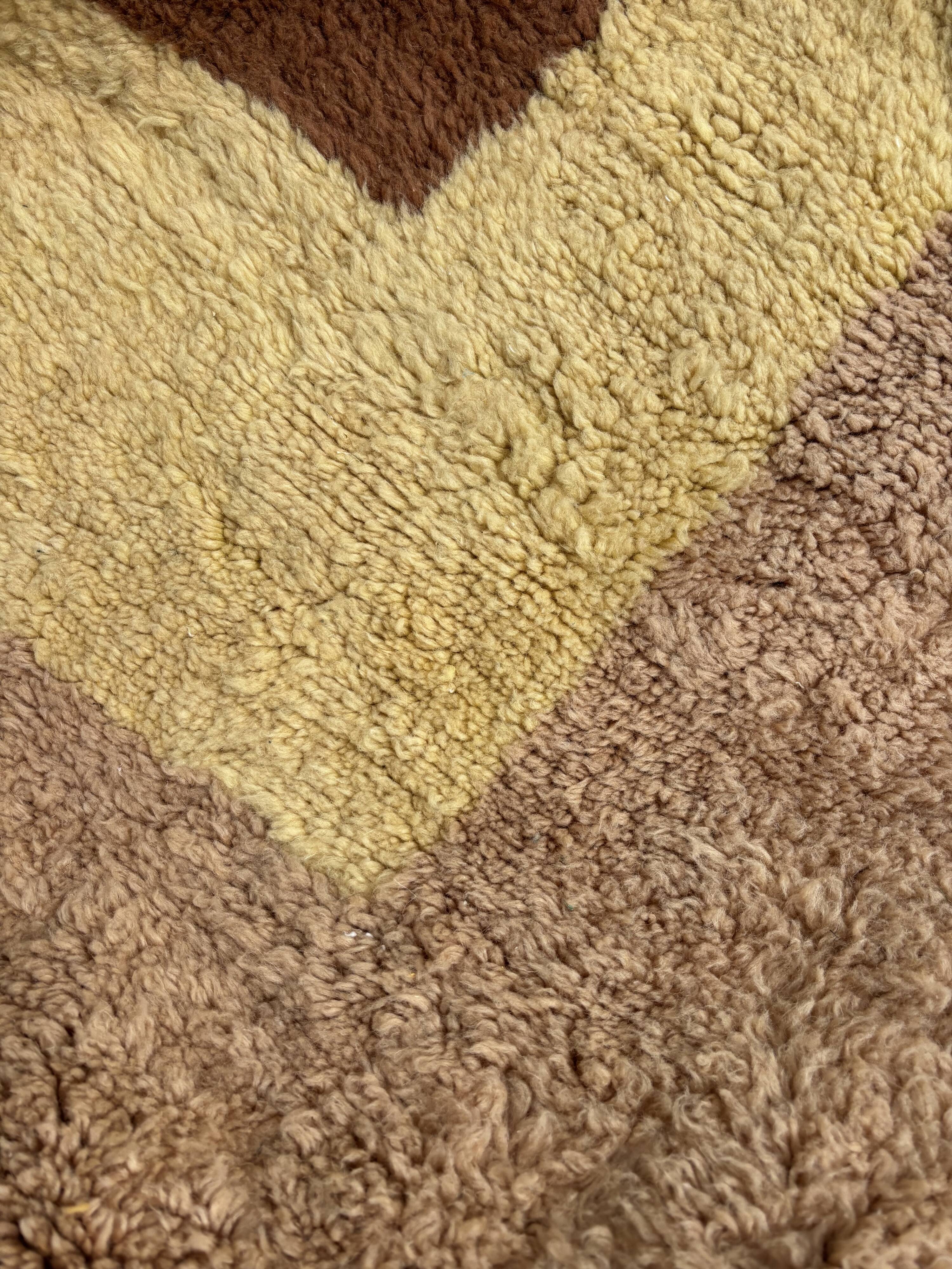 Moroccan Berber Mrirt wool rug