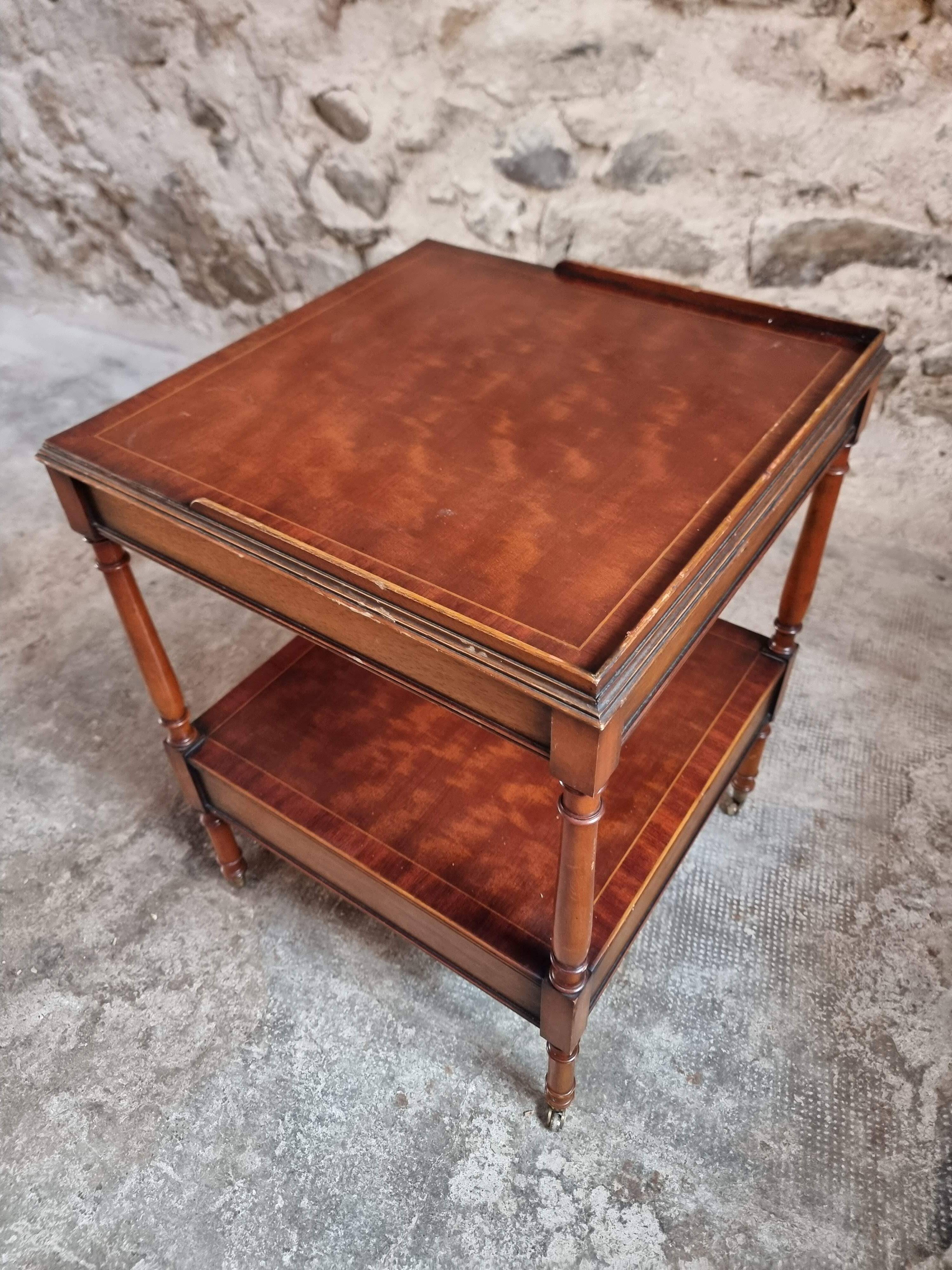 Table d’appoint vintage en acajou – France, années 50/60