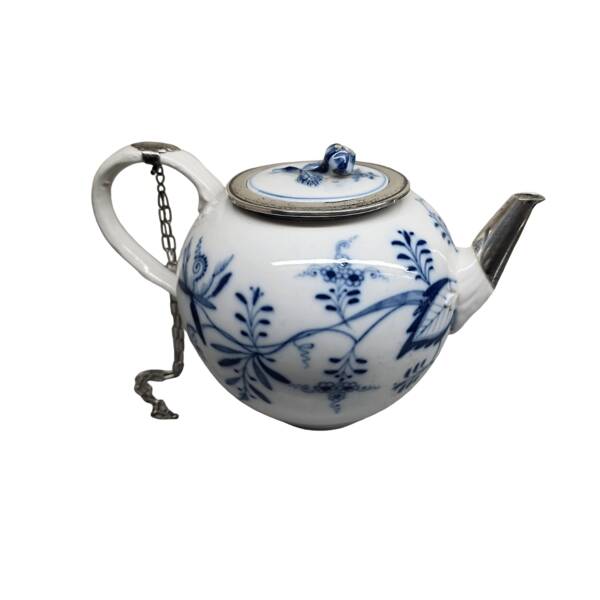 Antique German Porcelain Meissen Zwiebelmunster Teapot with silver, mid 180