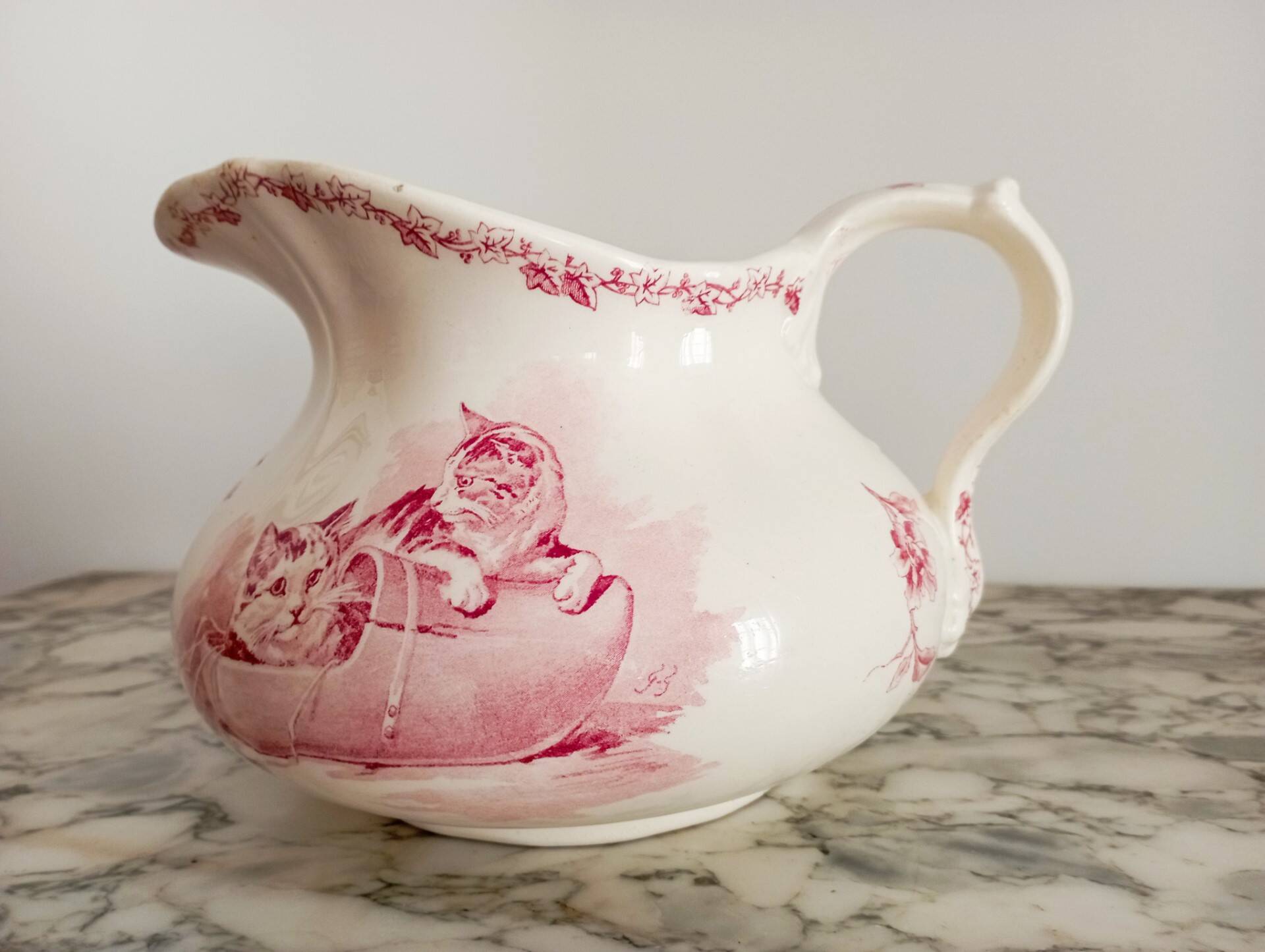 Terre de Fer pitcher