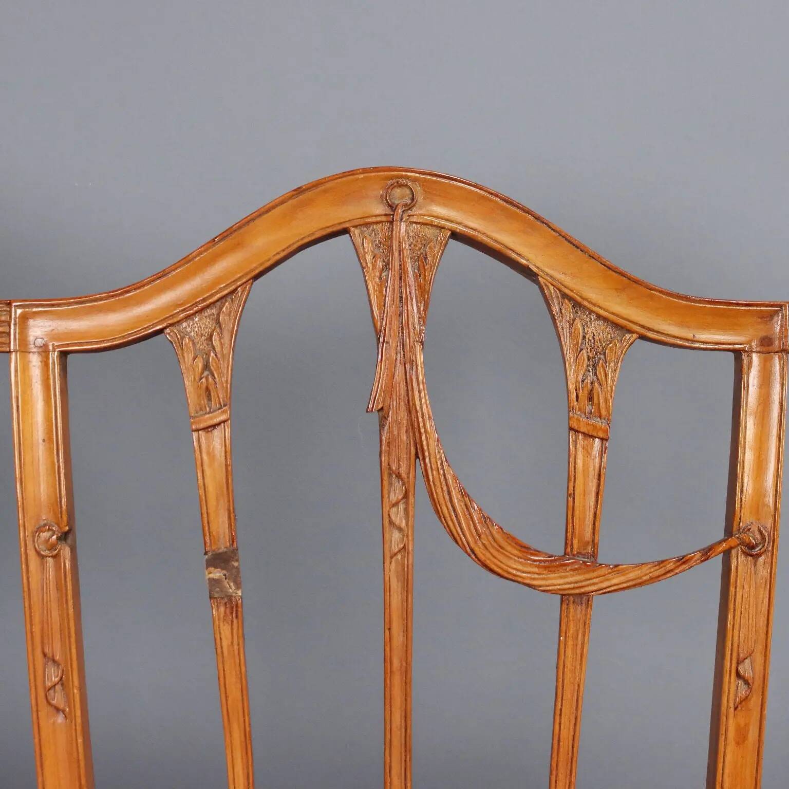 Antique neoclassical canapé in maple and fabric, Italy, 19th century.