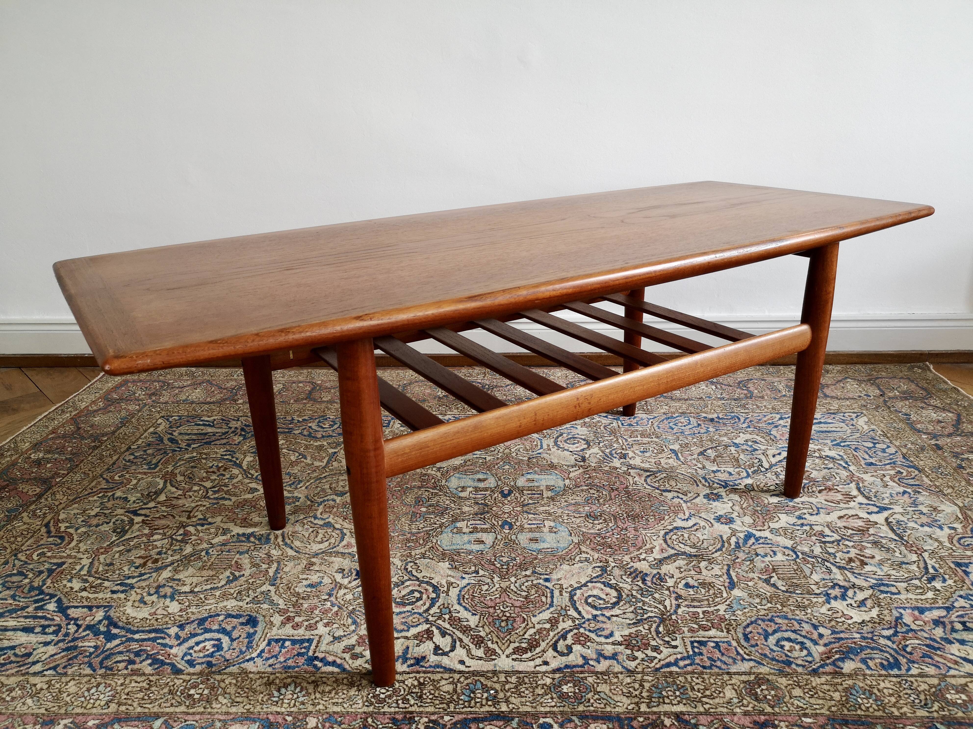 Scandinavian coffee table 60's model "GJ106" by Grete Jalk for Poul Jeppesen