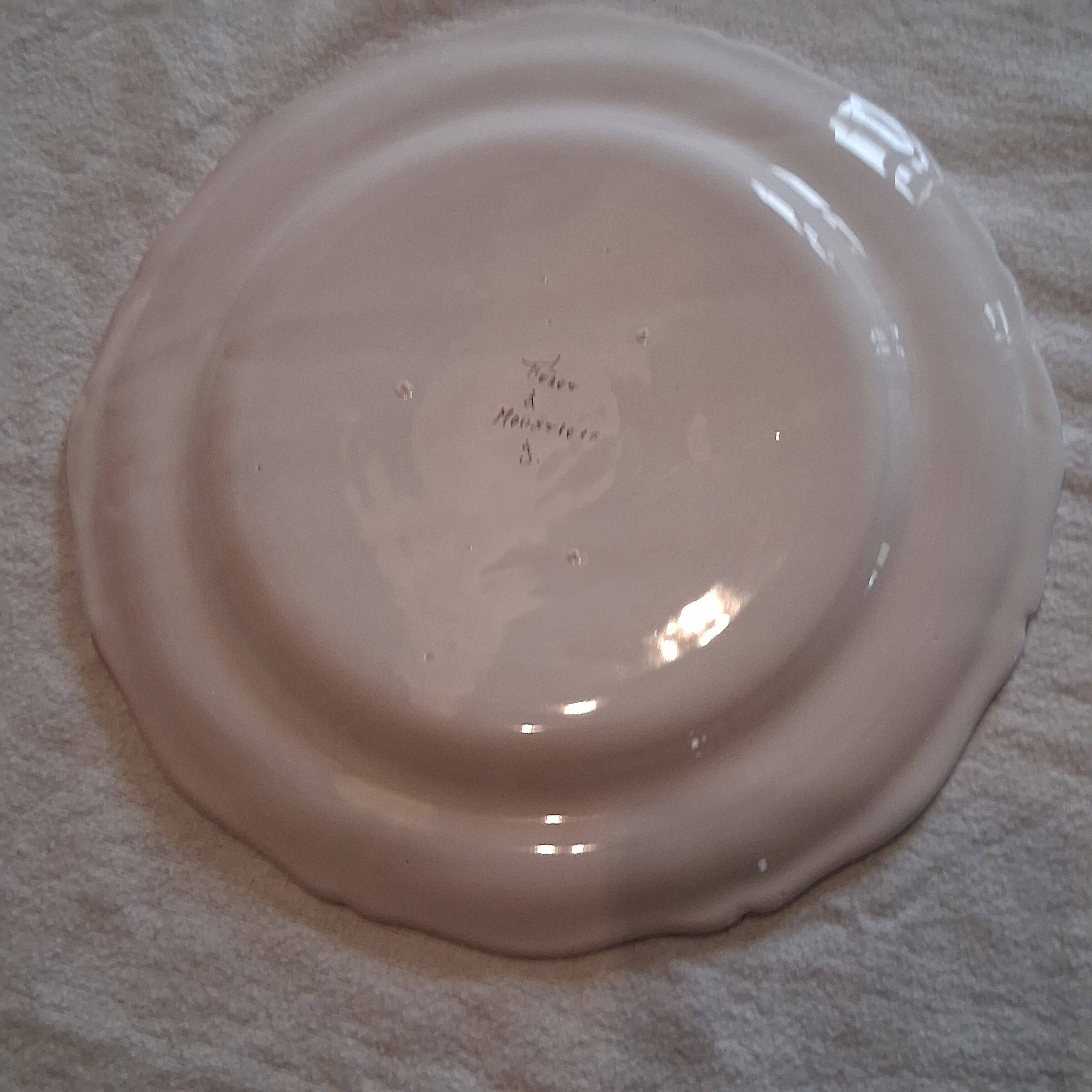 Moustier Feret plate in earthenware in very good condition.